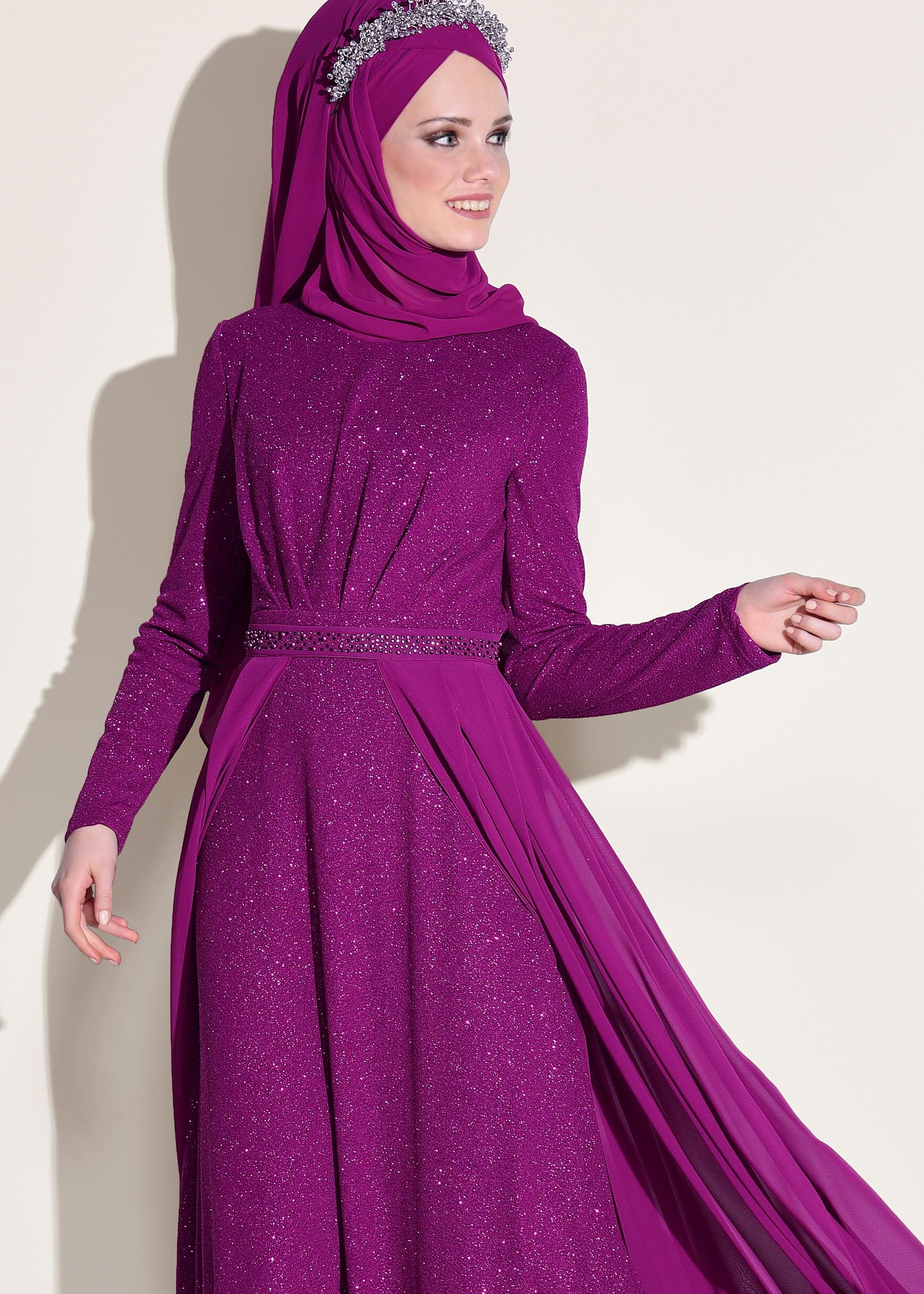 Tesettür giyim FUŞYA ŞİFON ETEK DETAYLI SİMLİ 2&prime;Lİ ELBİSELİ ABİYE 5447 