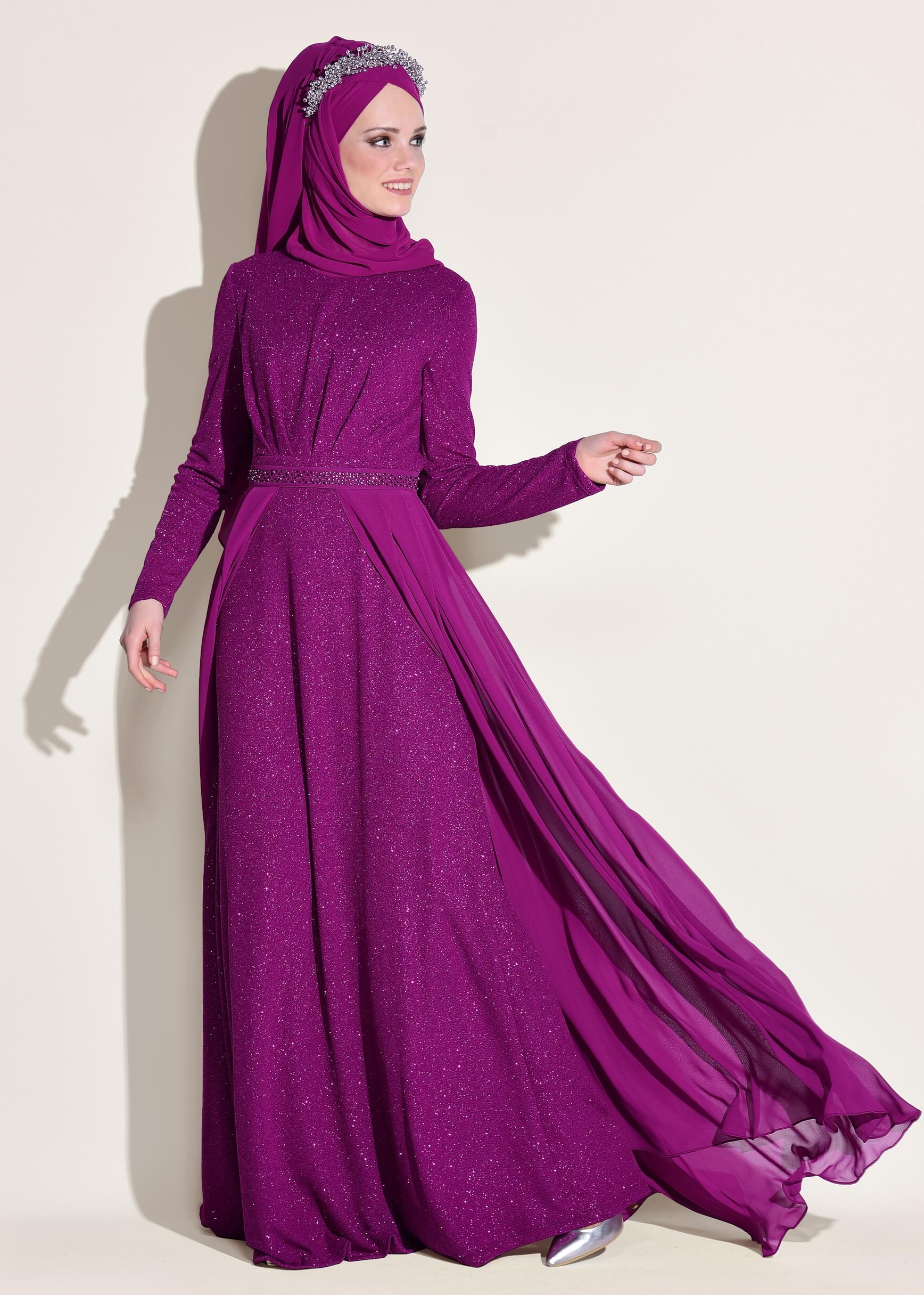 Tesettür giyim FUŞYA ŞİFON ETEK DETAYLI SİMLİ 2&prime;Lİ ELBİSELİ ABİYE 5447 