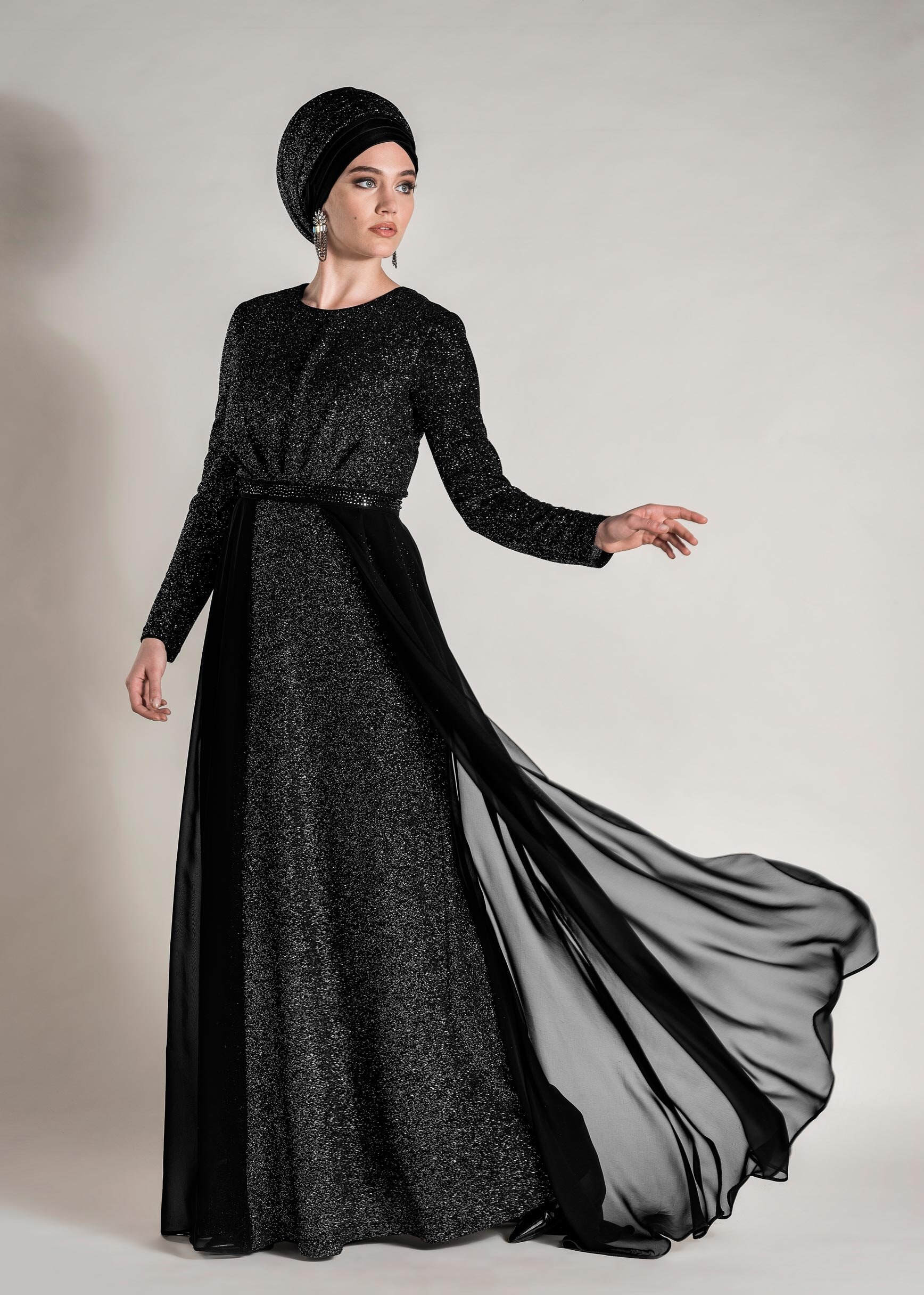 Tesettür giyim SİYAH ŞİFON ETEK DETAYLI SİMLİ 2&prime;Lİ ELBİSELİ ABİYE 5447 