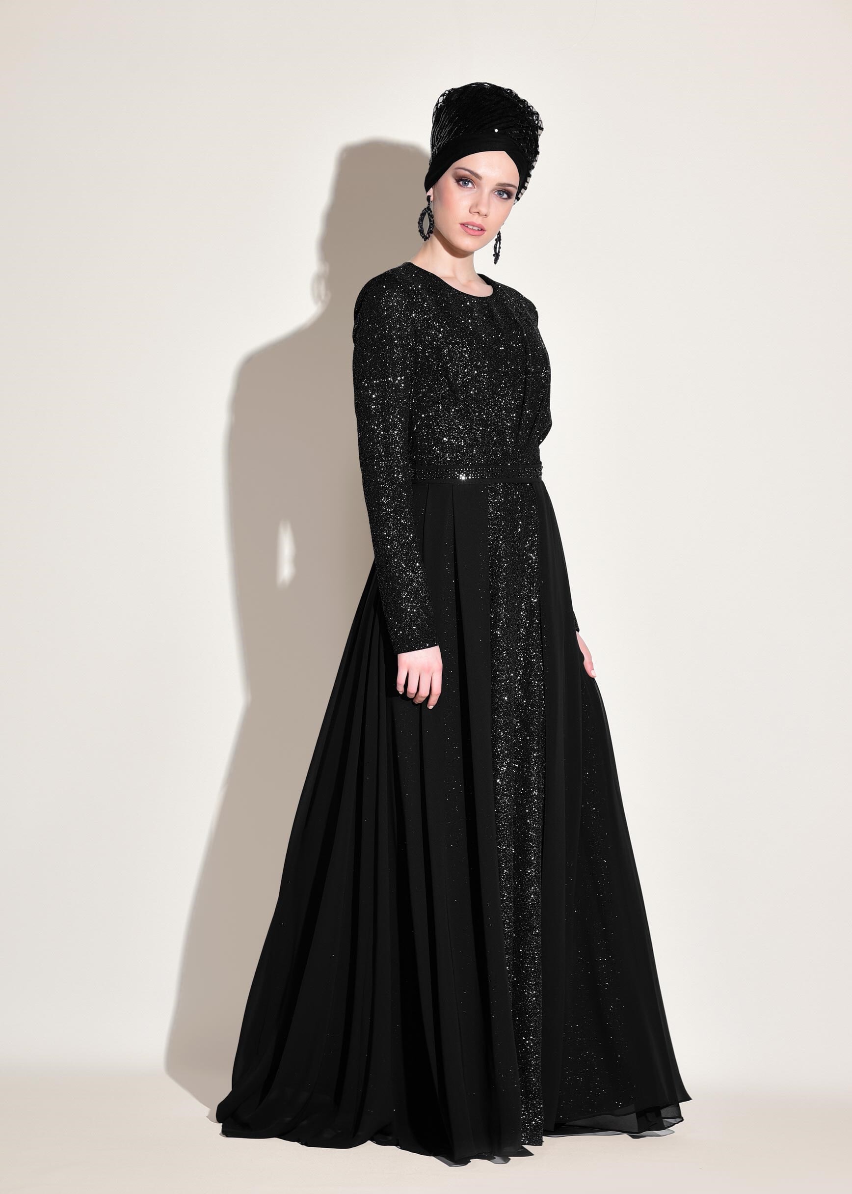 Tesettür giyim SİYAH ŞİFON ETEK DETAYLI SİMLİ 2&prime;Lİ ELBİSELİ ABİYE 5447 