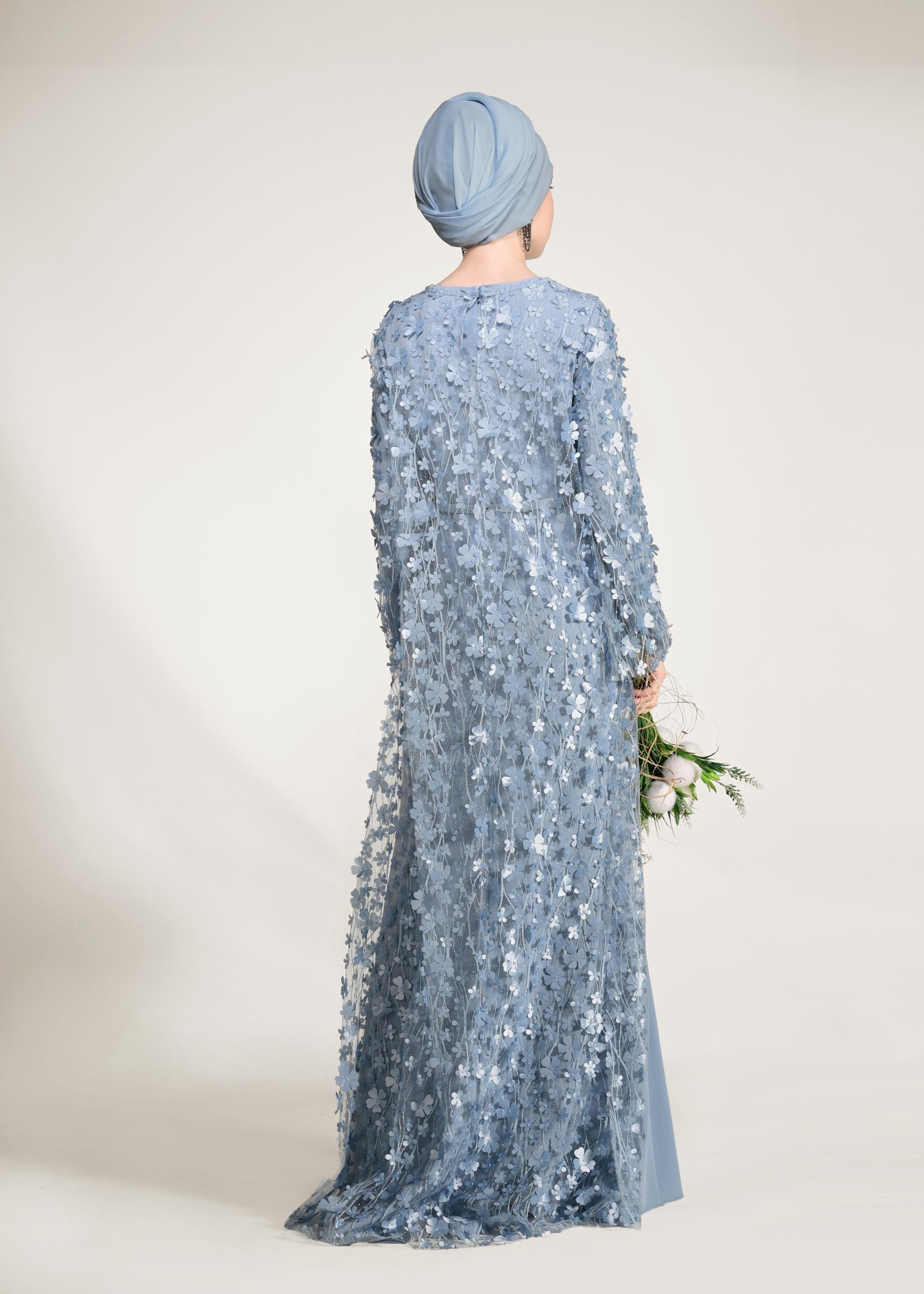 Tesettür giyim MAVİ ÜÇ BOYUTLU ÇİÇEKLİ PELERİN DETAYLI  2&prime;Lİ ELBİSELİ ABİYE 5449 