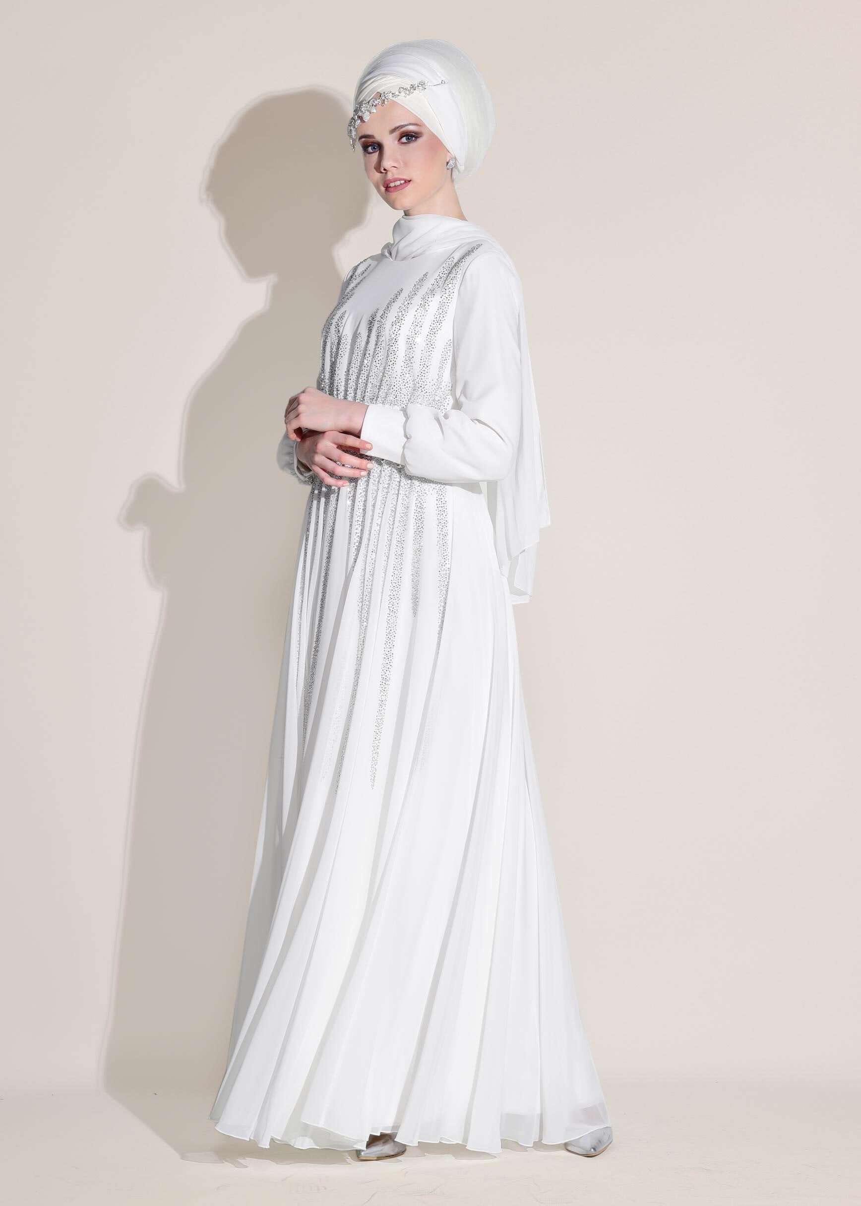 Tesettür giyim BEYAZ TAŞ BASKILI M.ŞİFON ABİYE ELBİSE 5453