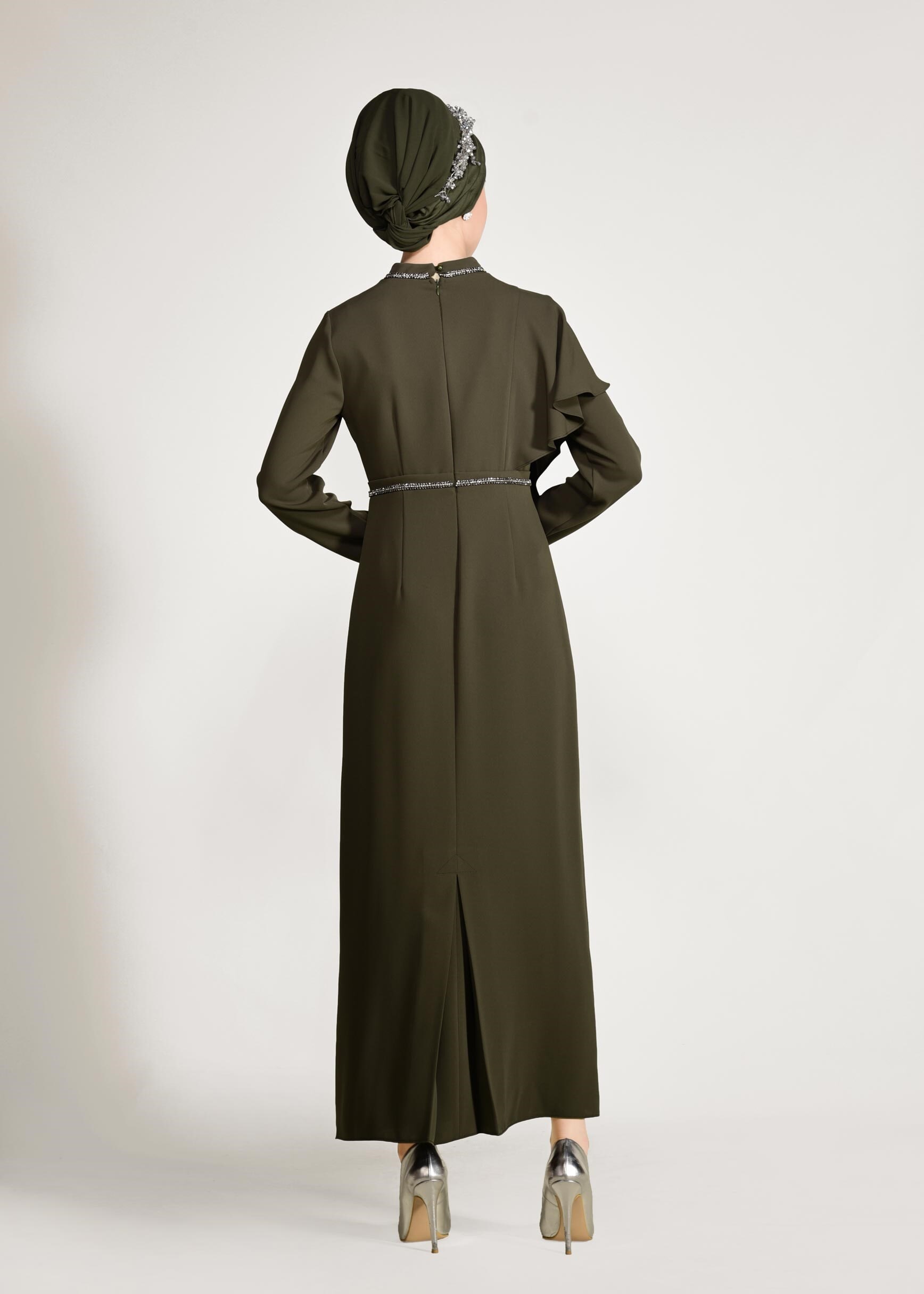 Tesettür giyim HAKİ OMUZU VOLANLI ŞERİT BONCUK DETAYLI ABİYE ELBİSE 5458 