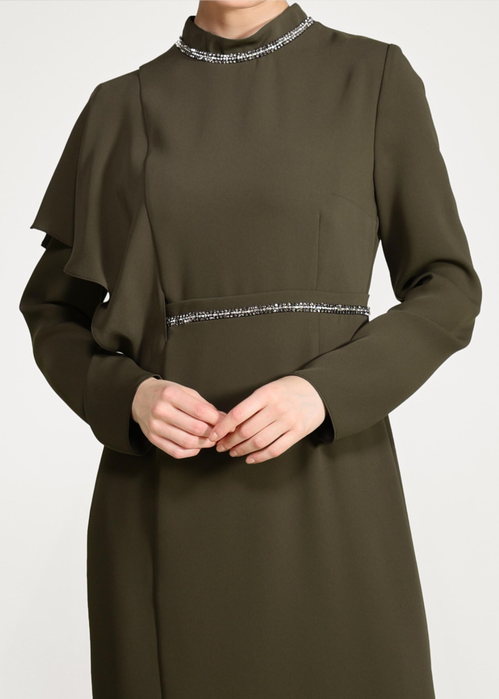 Tesettür giyim HAKİ OMUZU VOLANLI ŞERİT BONCUK DETAYLI ABİYE ELBİSE 5458 