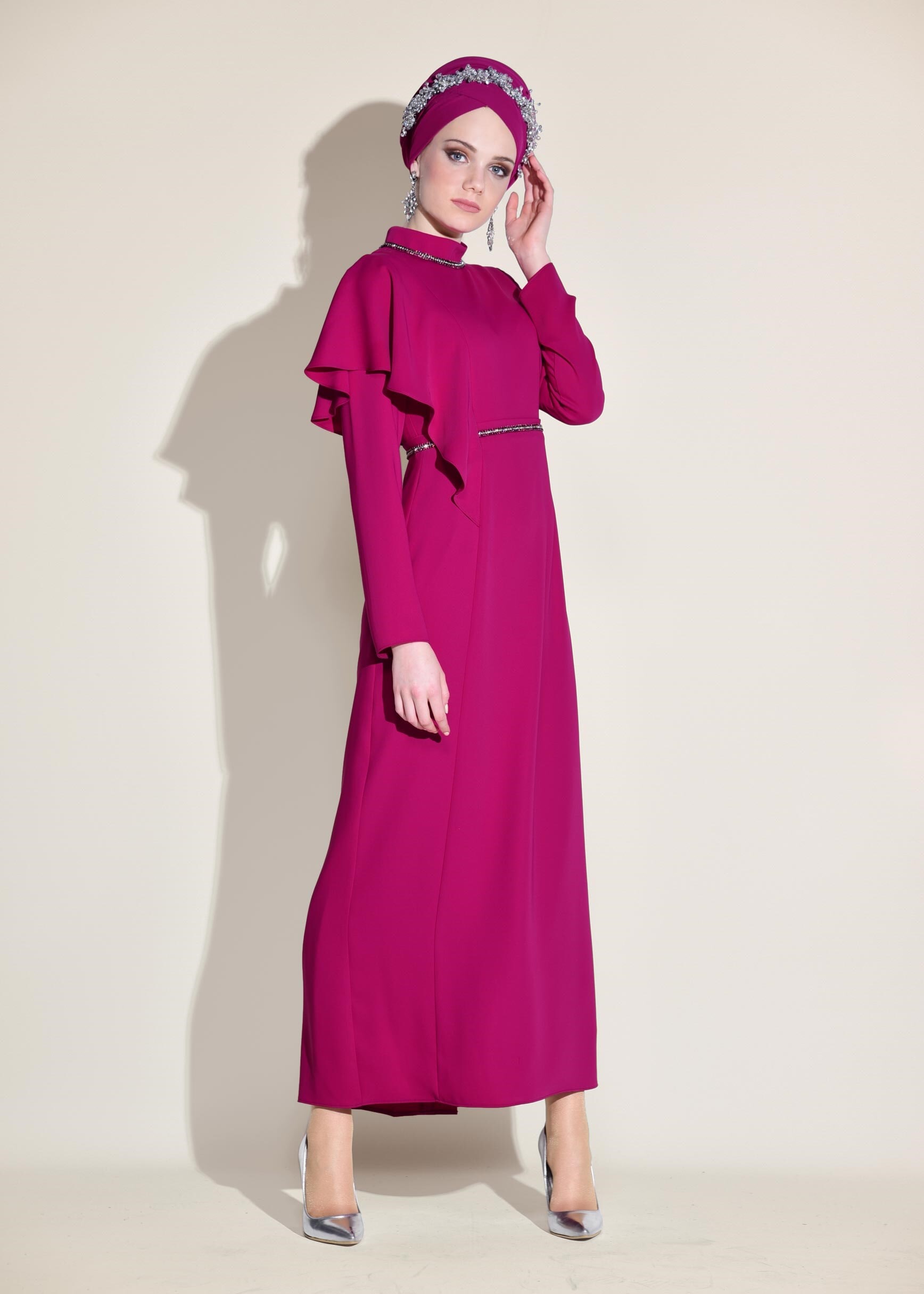 Tesettür giyim FUŞYA OMUZU VOLANLI ŞERİT BONCUK DETAYLI ABİYE ELBİSE 5458 