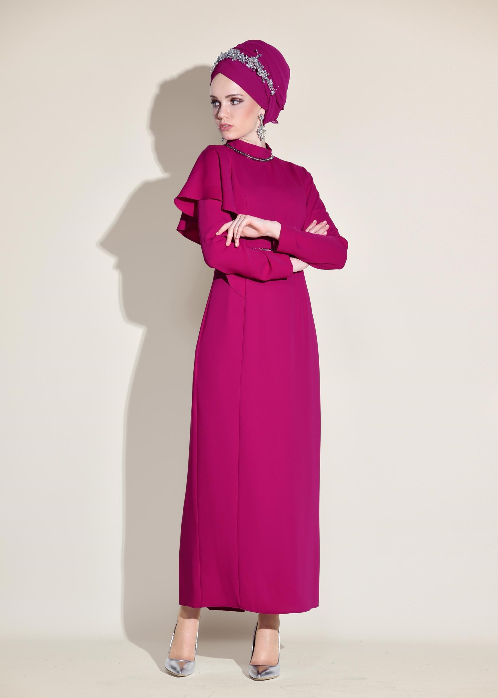 Tesettür giyim FUŞYA OMUZU VOLANLI ŞERİT BONCUK DETAYLI ABİYE ELBİSE 5458 