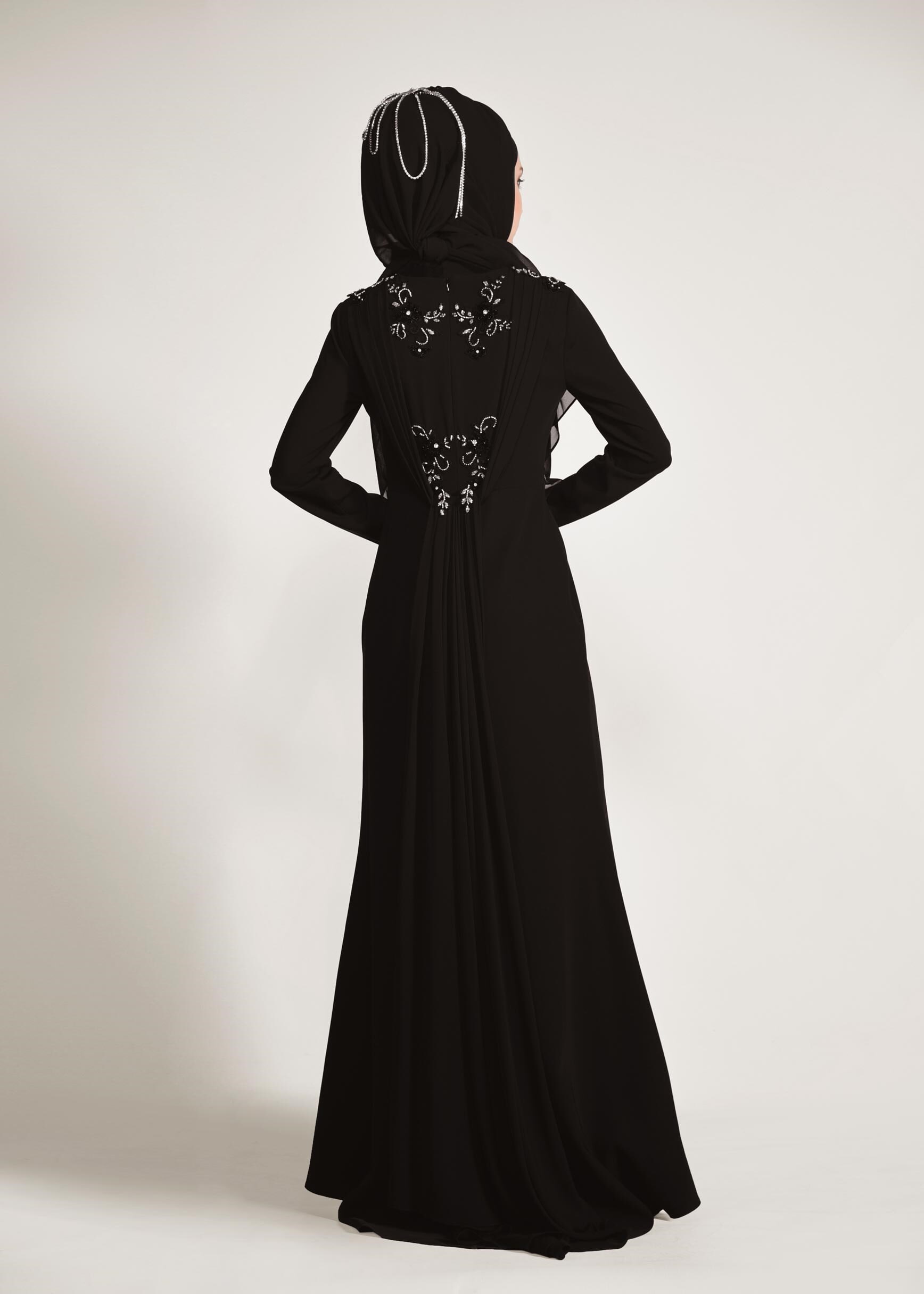 Tesettür giyim SİYAH BONCUK İŞLEMELİ OMUZDAN ŞİFON DETAYLI ABİYE ELBİSE 5463