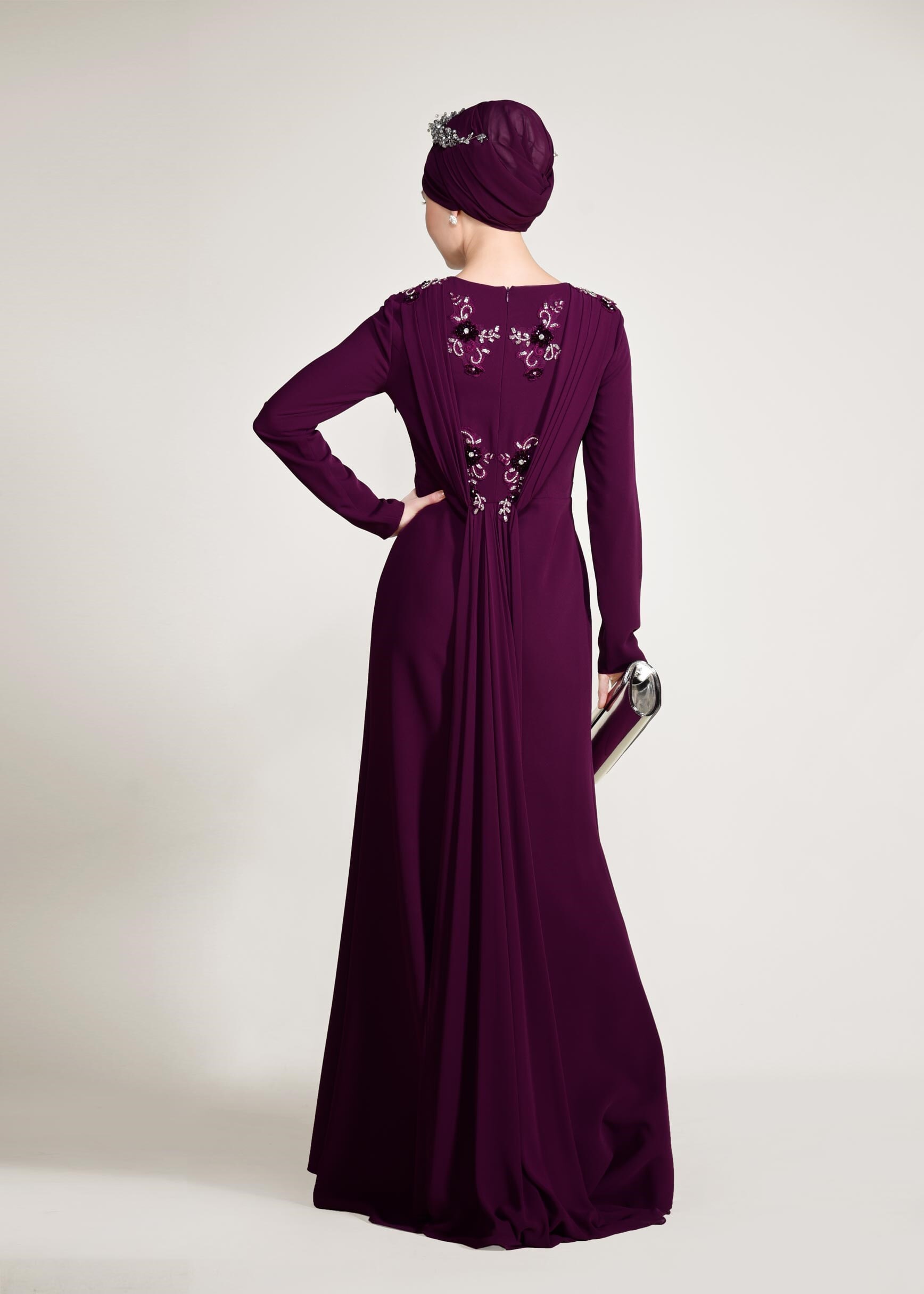 Tesettür giyim MOR BONCUK İŞLEMELİ OMUZDAN ŞİFON DETAYLI ABİYE ELBİSE 5463
