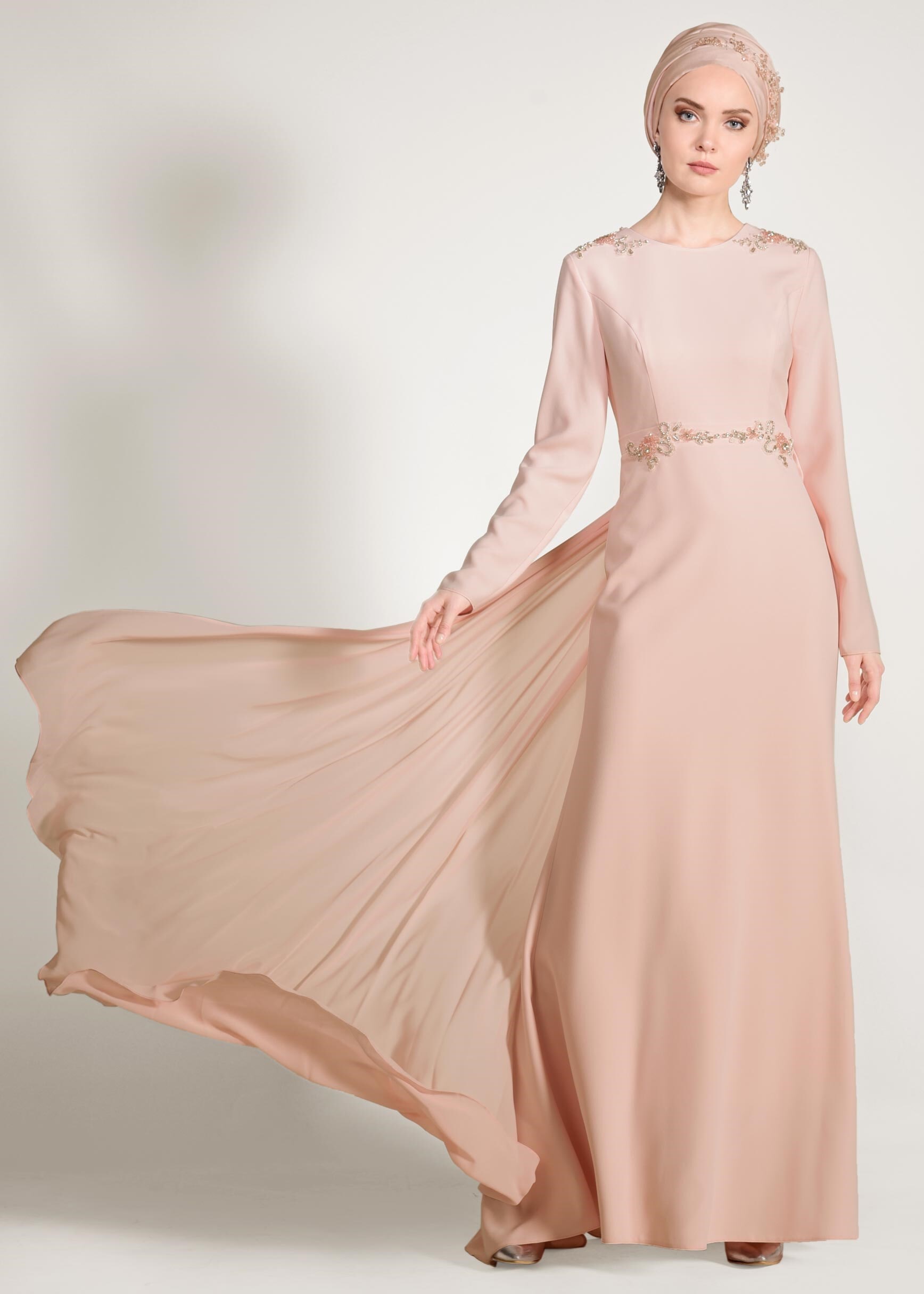 Tesettür giyim PUDRA BONCUK İŞLEMELİ OMUZDAN ŞİFON DETAYLI ABİYE ELBİSE 5463