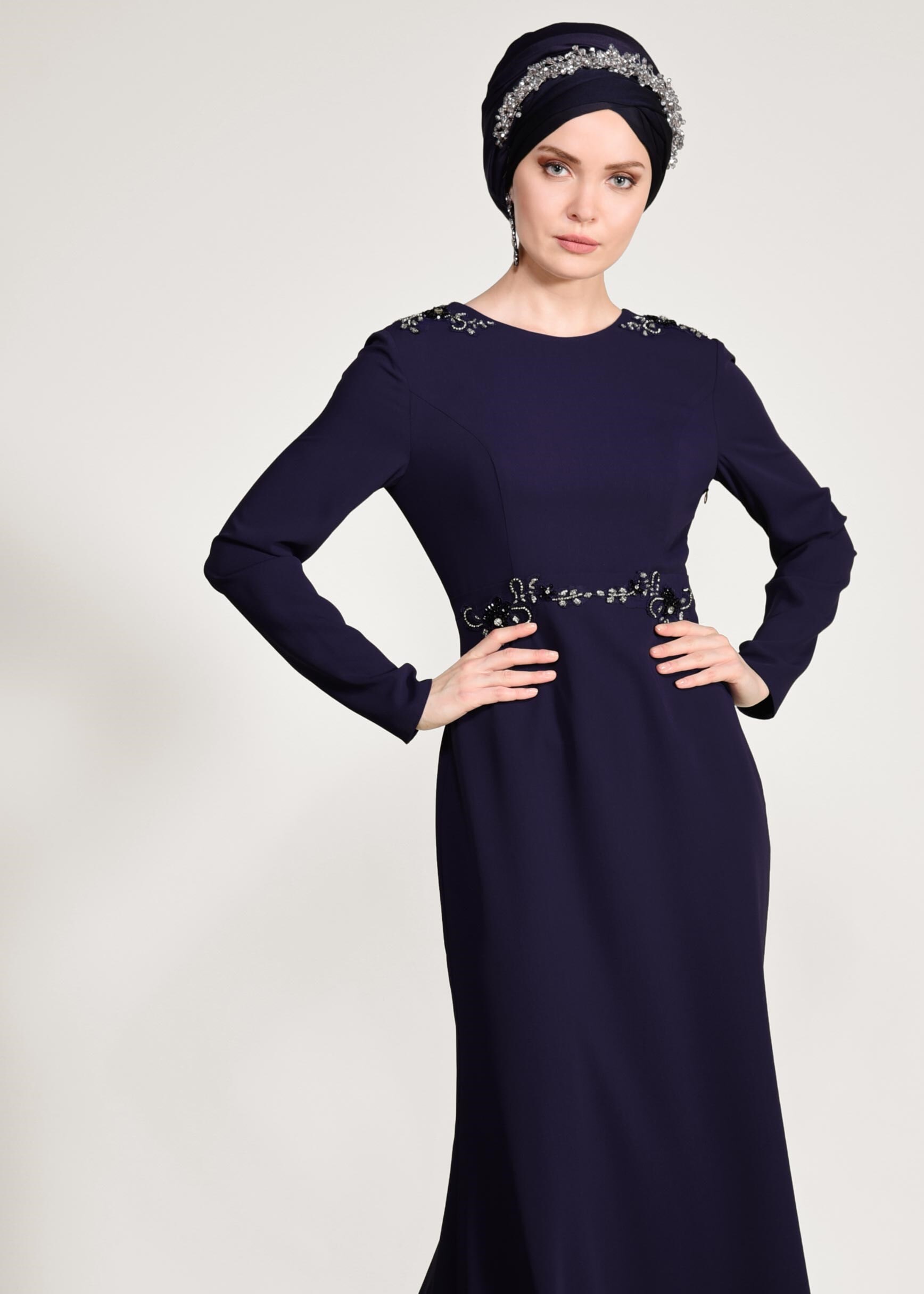 Tesettür giyim LACİVERT BONCUK İŞLEMELİ OMUZDAN ŞİFON DETAYLI ABİYE ELBİSE 5463