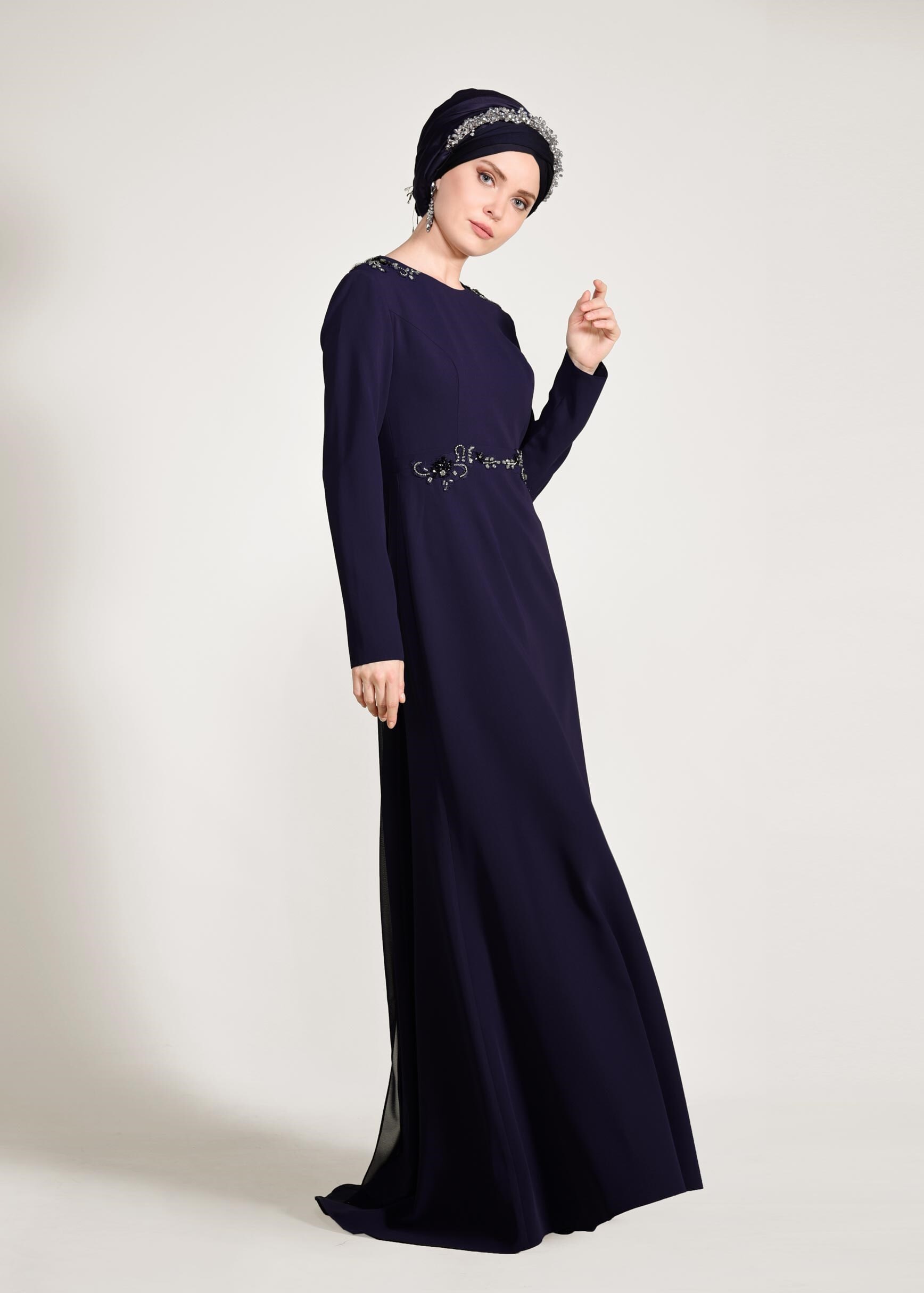 Tesettür giyim LACİVERT BONCUK İŞLEMELİ OMUZDAN ŞİFON DETAYLI ABİYE ELBİSE 5463
