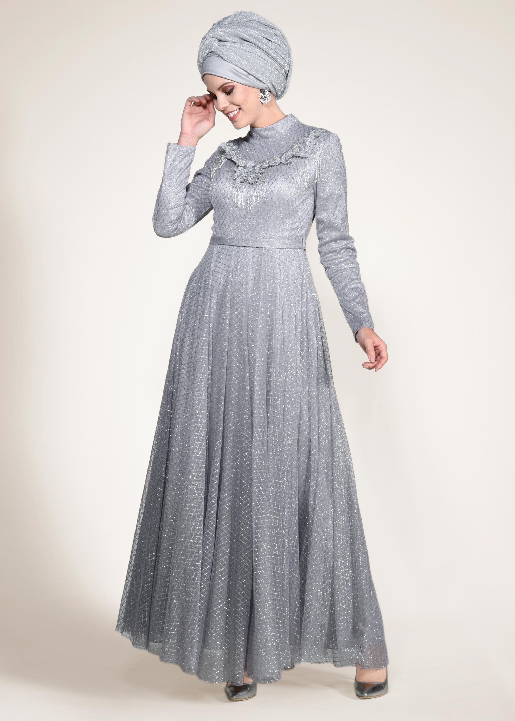 Tesettür giyim GRİ BAKLAVA DESENLİ SİMLİ ABİYE ELBİSE 5491