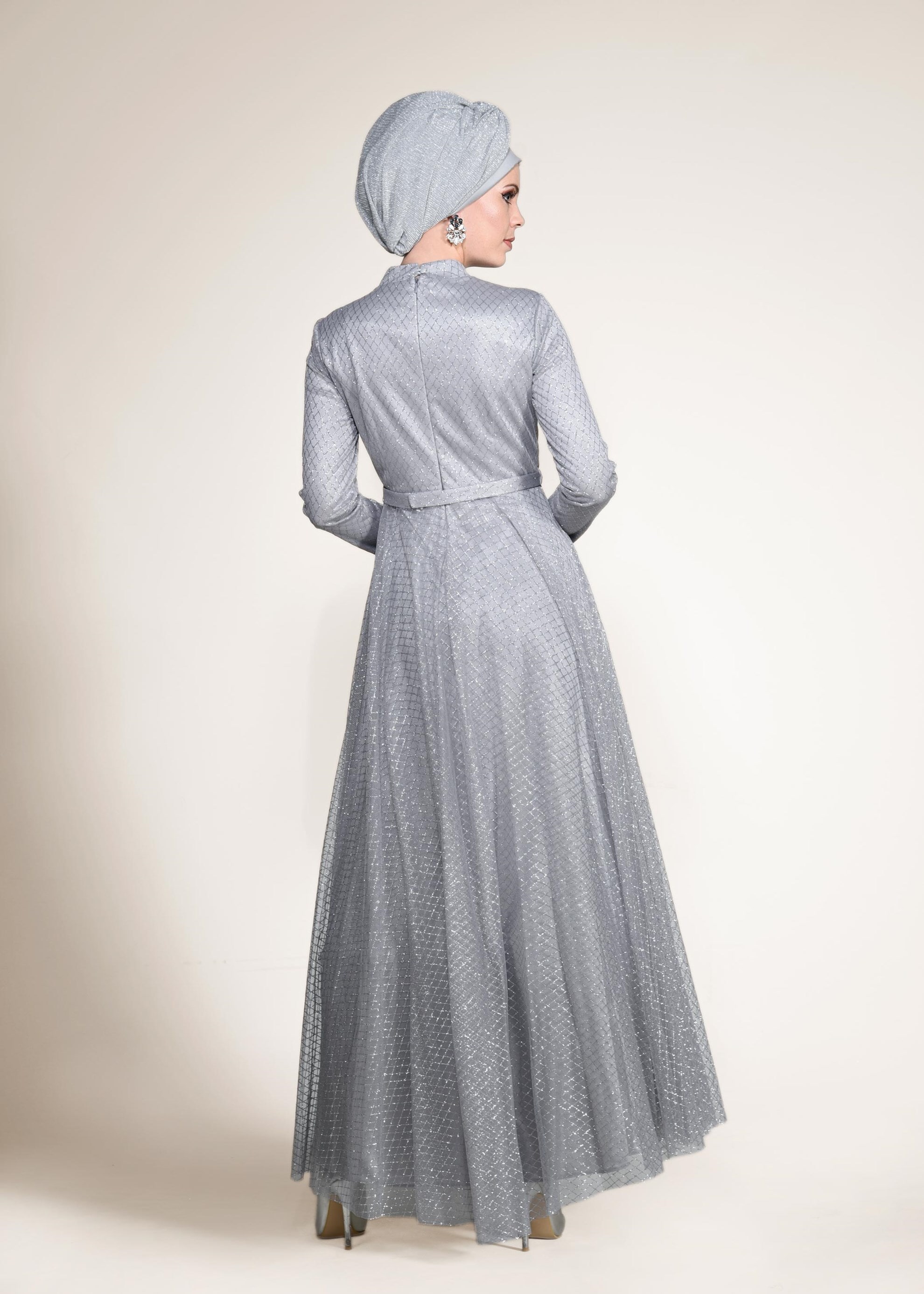 Tesettür giyim GRİ BAKLAVA DESENLİ SİMLİ ABİYE ELBİSE 5491