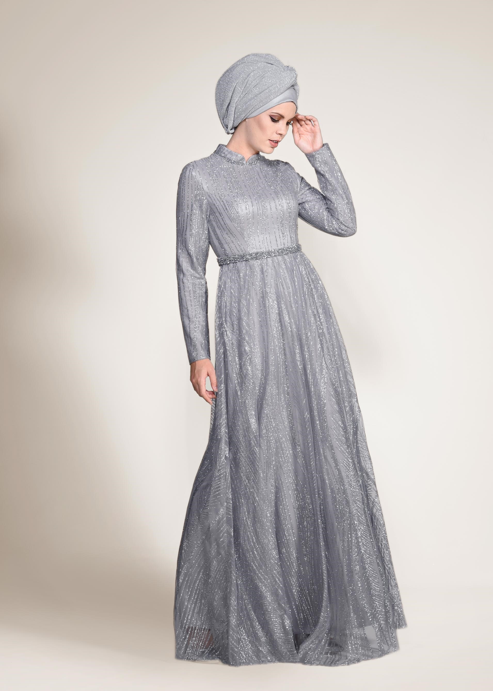 Tesettür giyim GRİ HAKİM YAKA SİMLİ ABİYE ELBİSE 5496