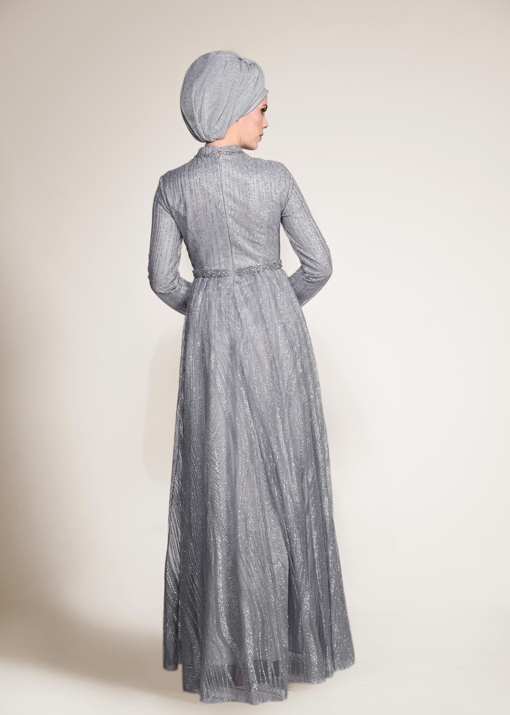 Tesettür giyim GRİ HAKİM YAKA SİMLİ ABİYE ELBİSE 5496