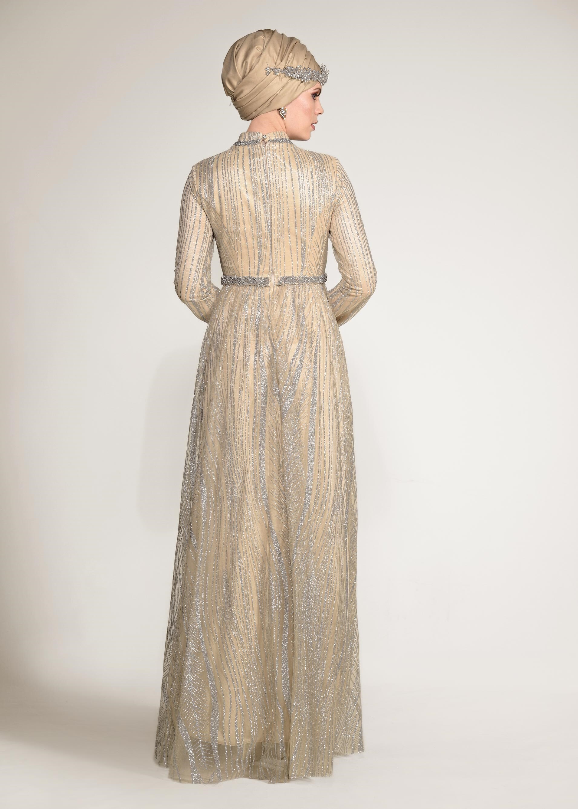 Tesettür giyim ALTIN HAKİM YAKA SİMLİ ABİYE ELBİSE 5496