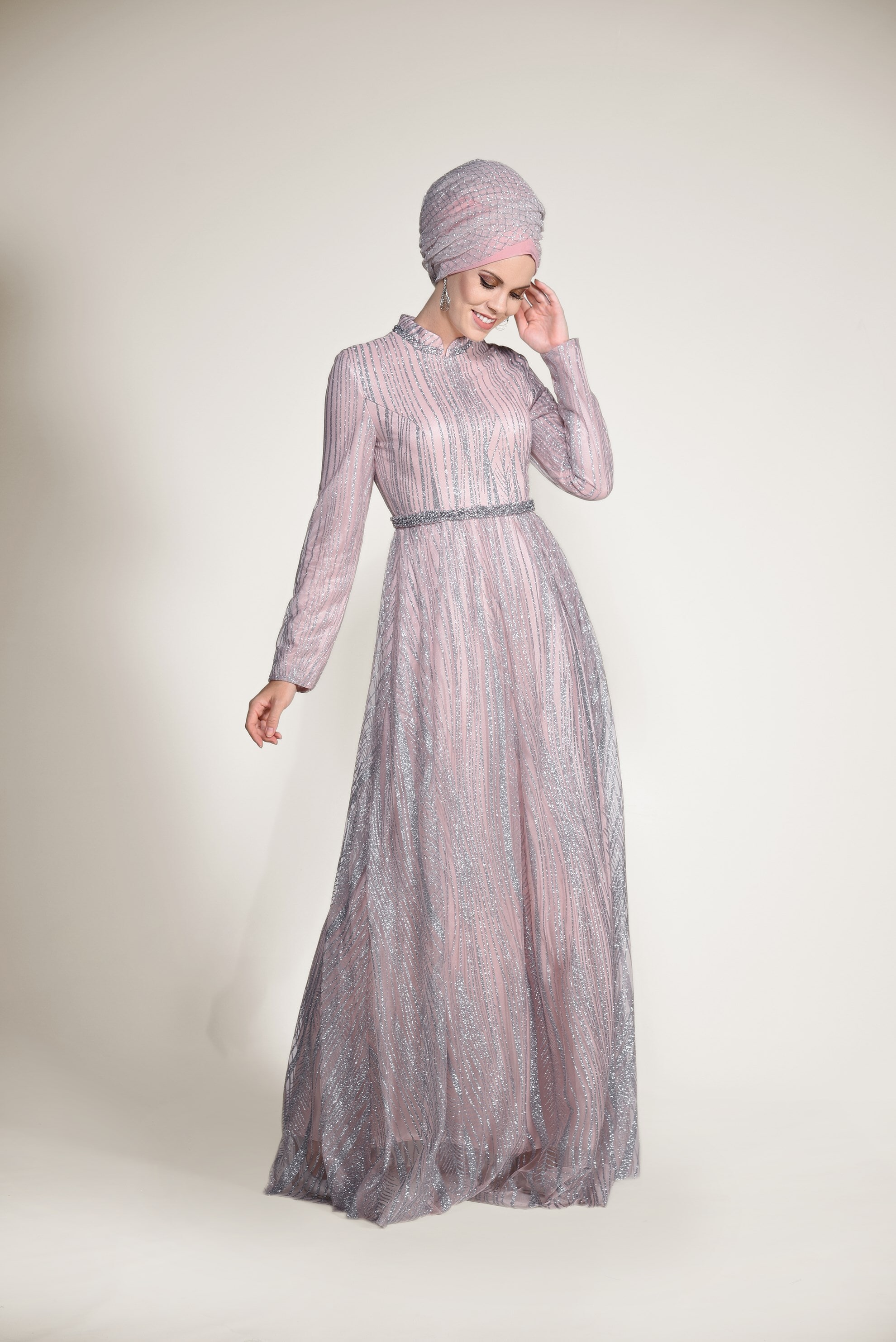 Tesettür giyim PUDRA HAKİM YAKA SİMLİ ABİYE ELBİSE 5496