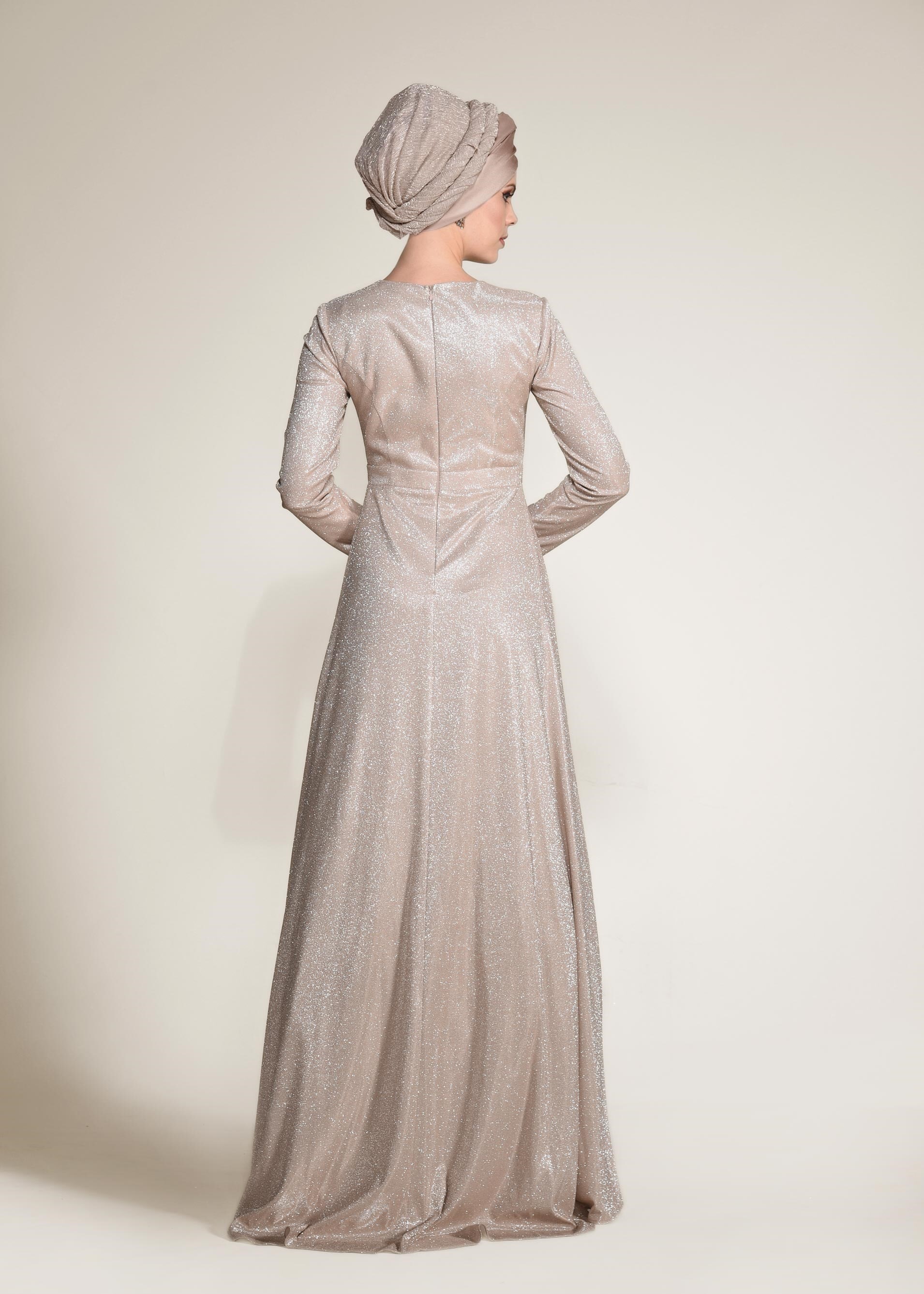 Tesettür giyim BEJ BELİ TAŞ ŞERİTLİ SİMLİ ABİYE ELBİSE 5526