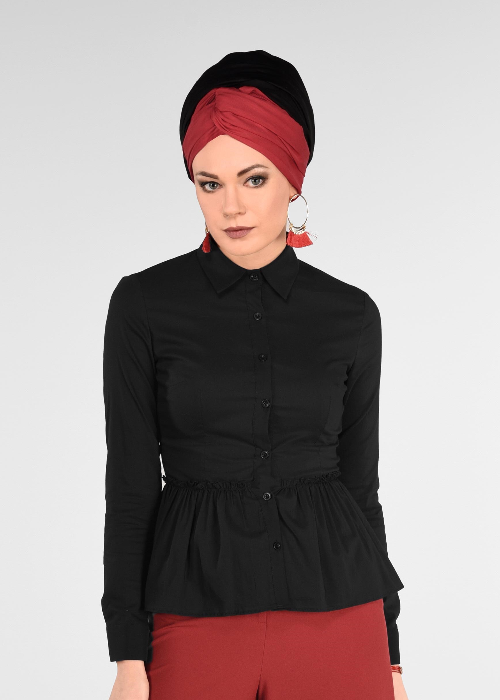 Tesettür giyim SİYAH PİLİSELİ DÜĞMELİ BLUZ 4004