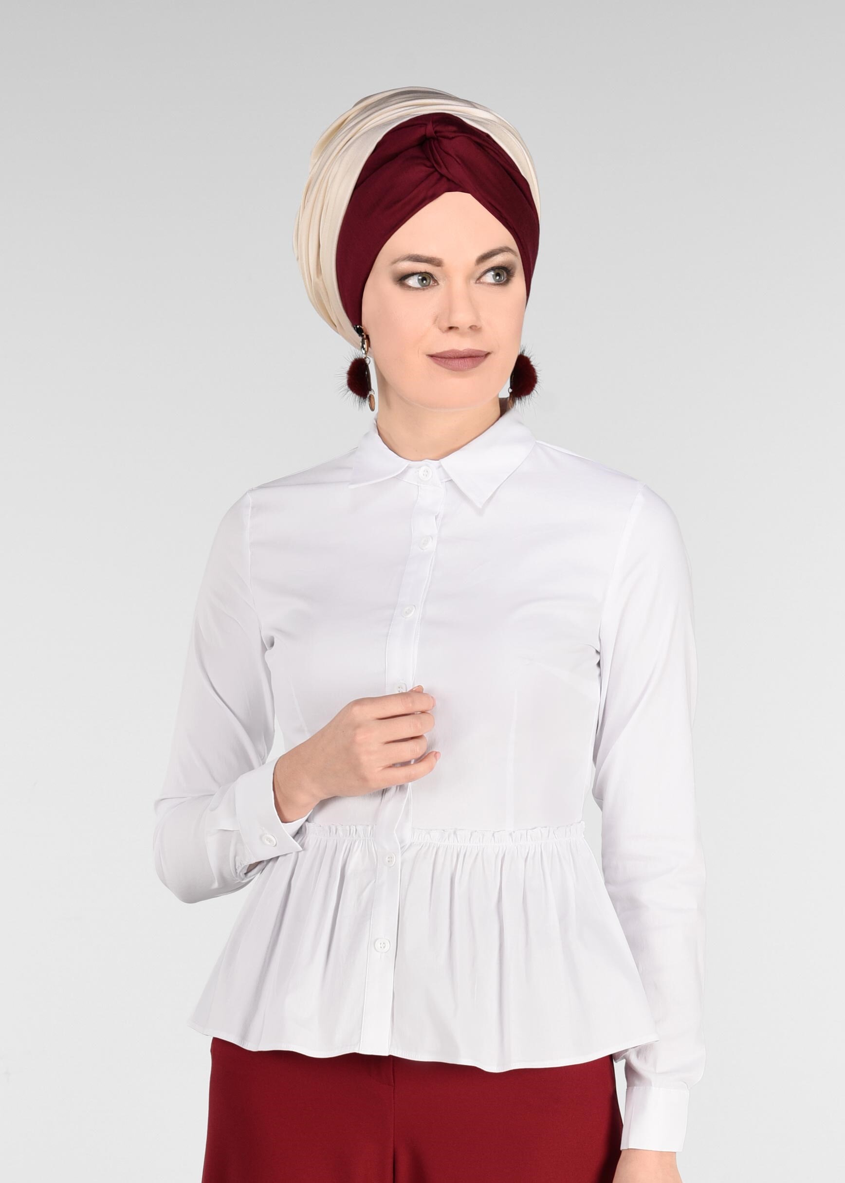 Tesettür giyim BEYAZ PİLİSELİ DÜĞMELİ BLUZ 4004