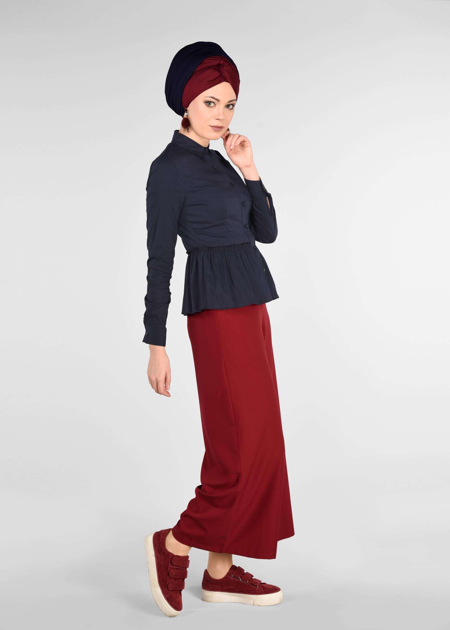 Tesettür giyim LACİVERT PİLİSELİ DÜĞMELİ BLUZ 4004