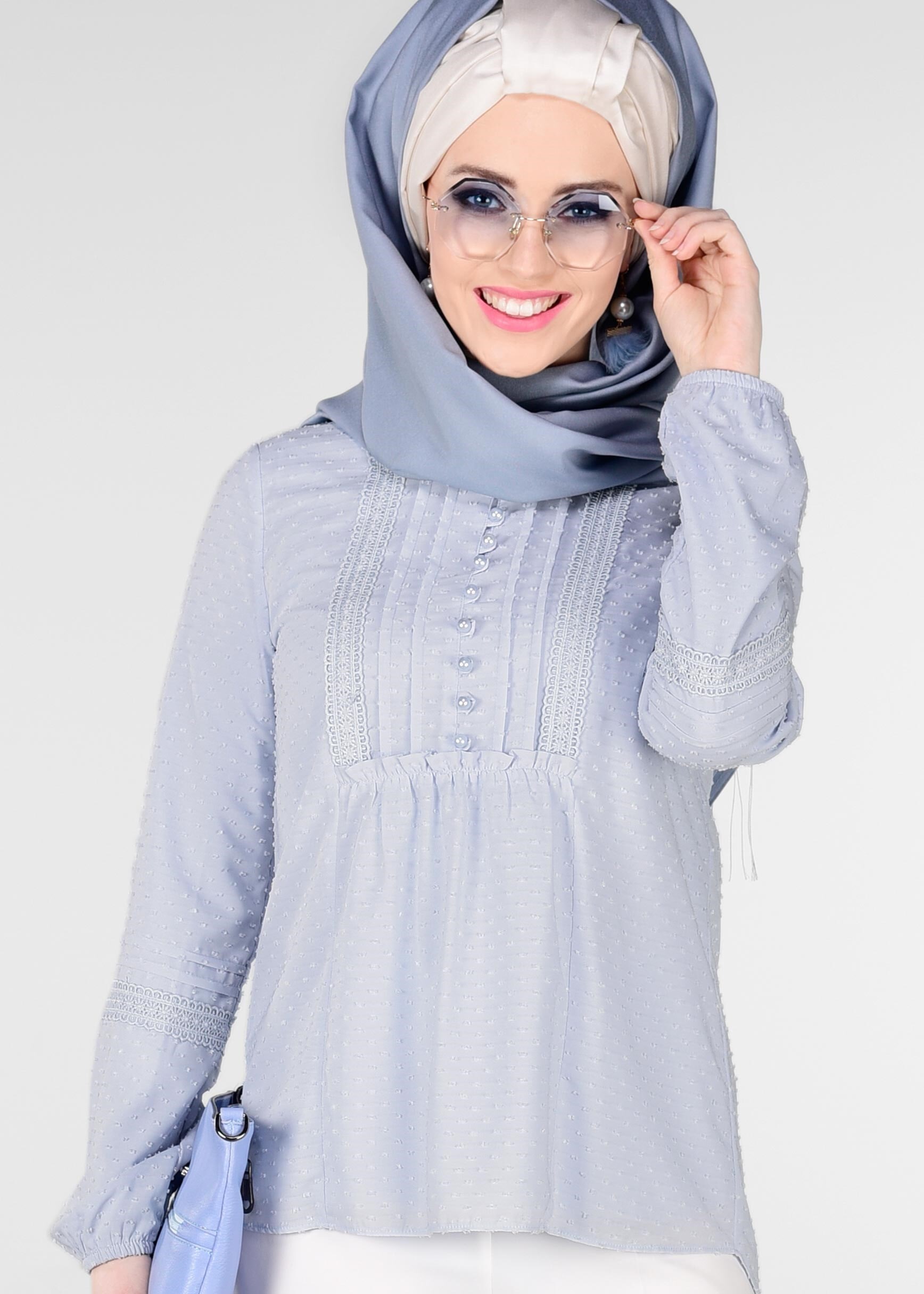 Tesettür giyim MAVİ DANTEL DETAYLI DOKULU BLUZ 4029