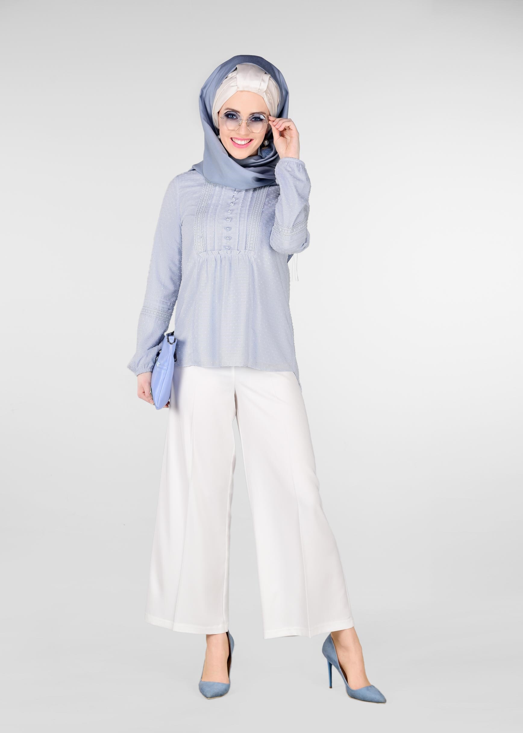 Tesettür giyim MAVİ DANTEL DETAYLI DOKULU BLUZ 4029