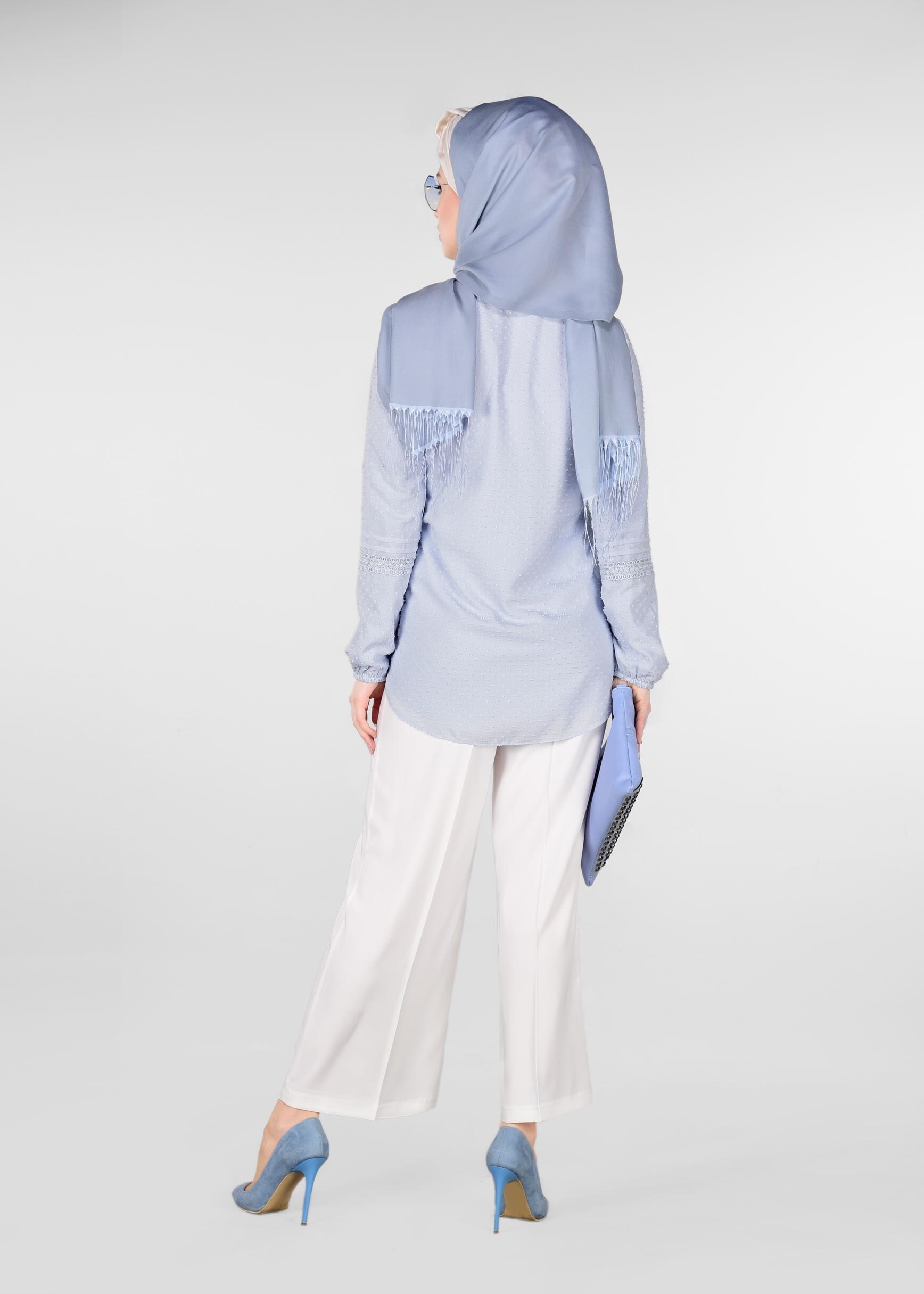 Tesettür giyim MAVİ DANTEL DETAYLI DOKULU BLUZ 4029