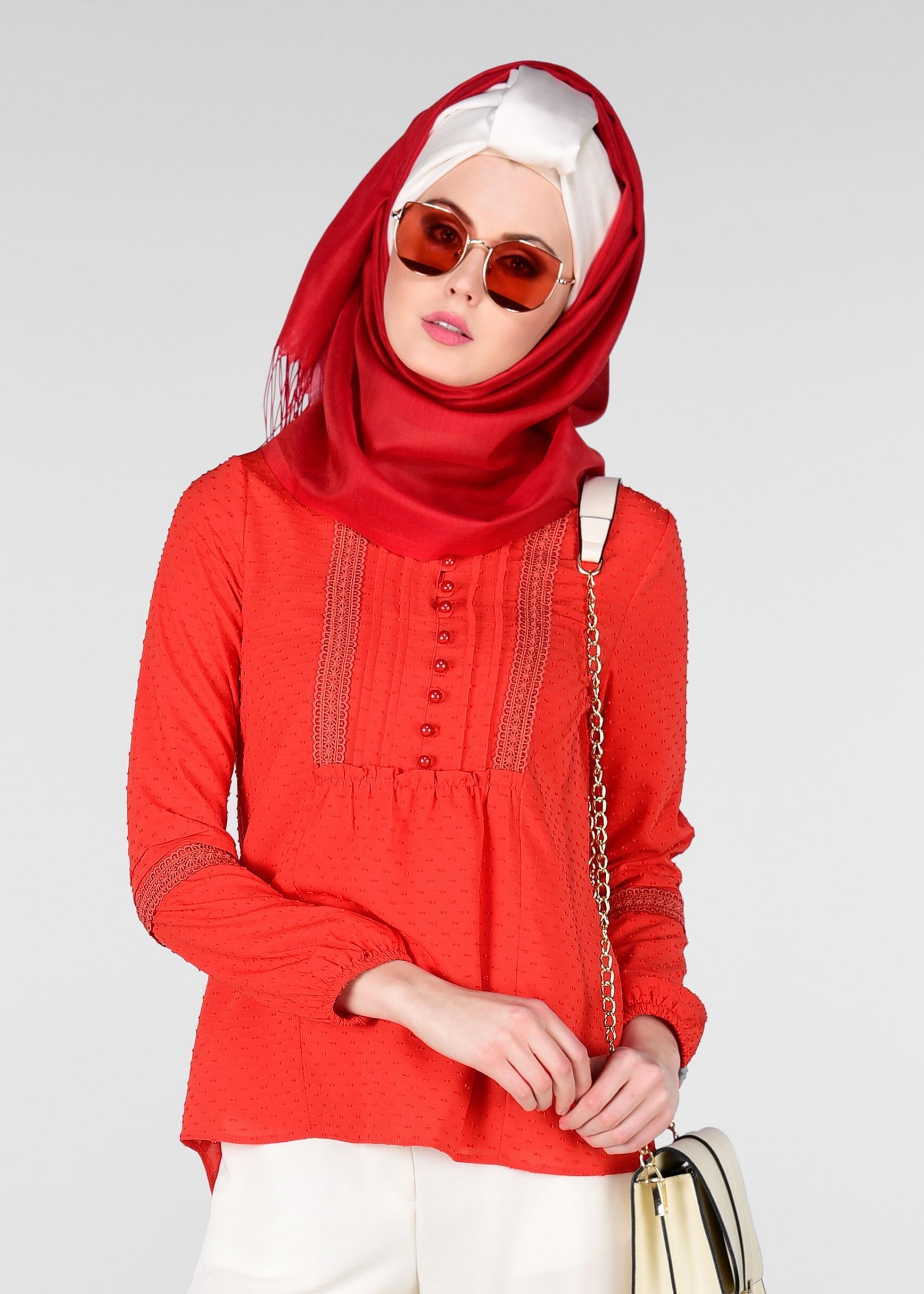 Tesettür giyim KIRMIZI DANTEL DETAYLI DOKULU BLUZ 4029