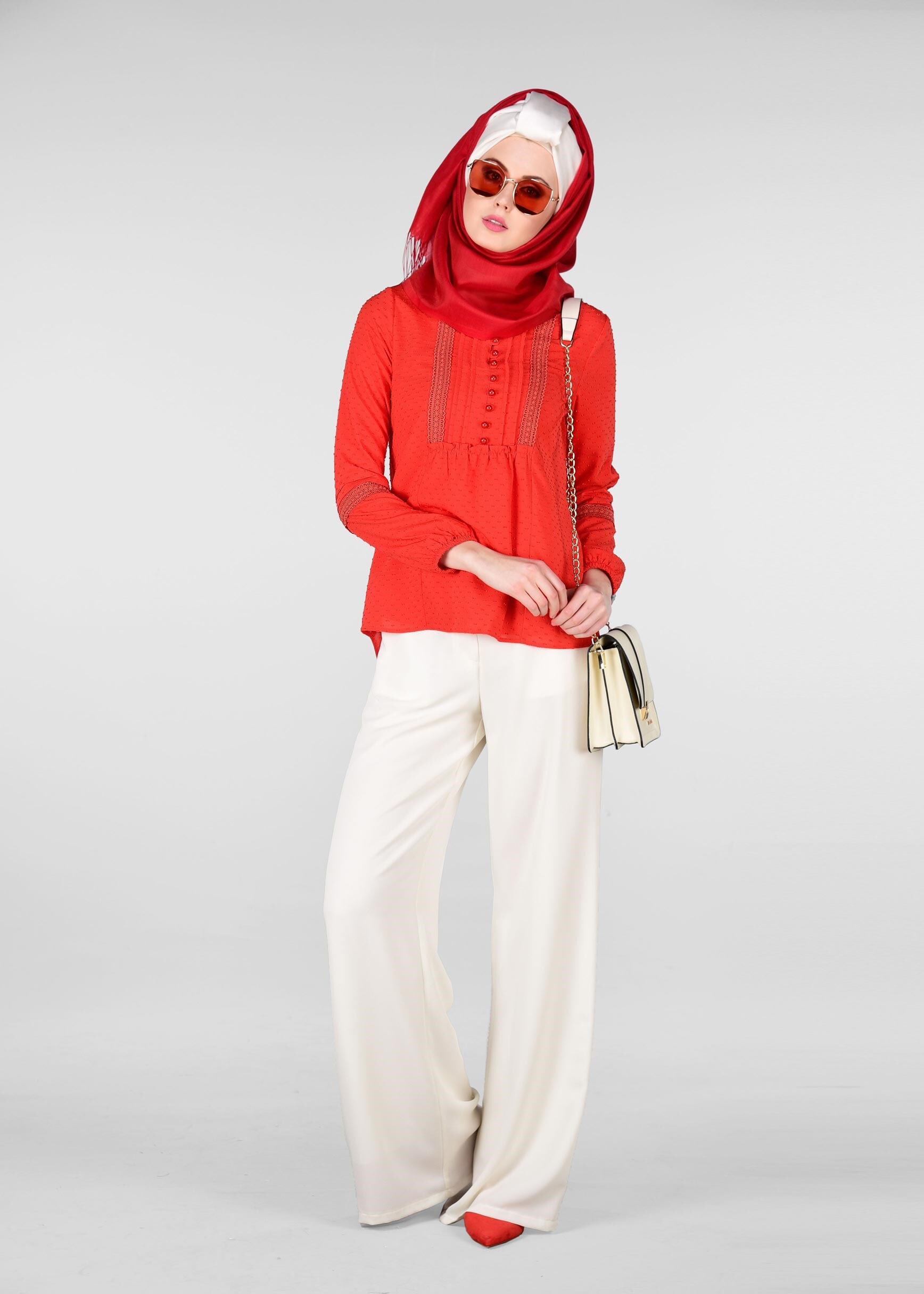 Tesettür giyim KIRMIZI DANTEL DETAYLI DOKULU BLUZ 4029