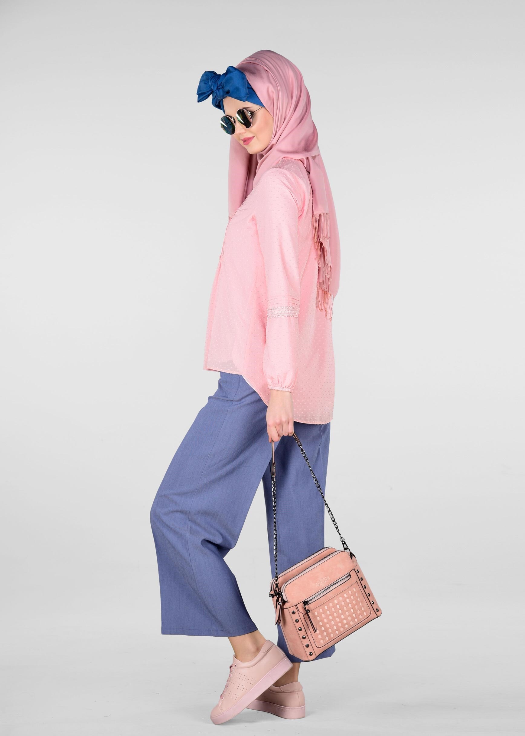 Tesettür giyim PUDRA DANTEL DETAYLI DOKULU BLUZ 4029