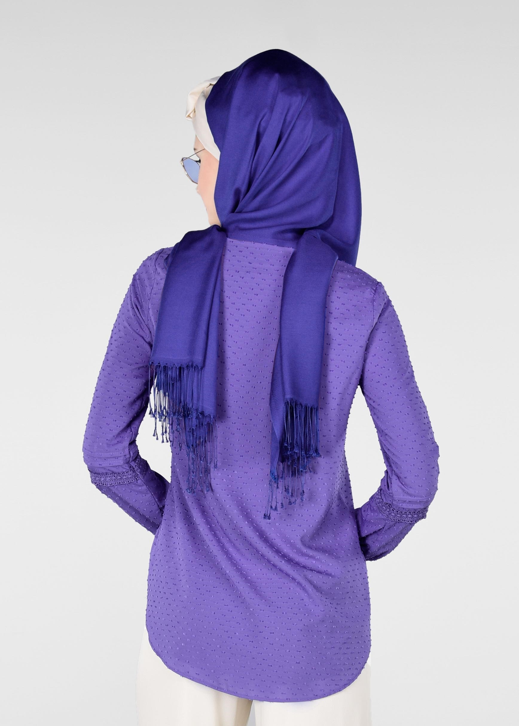 Tesettür giyim LACİVERT DANTEL DETAYLI DOKULU BLUZ 4029