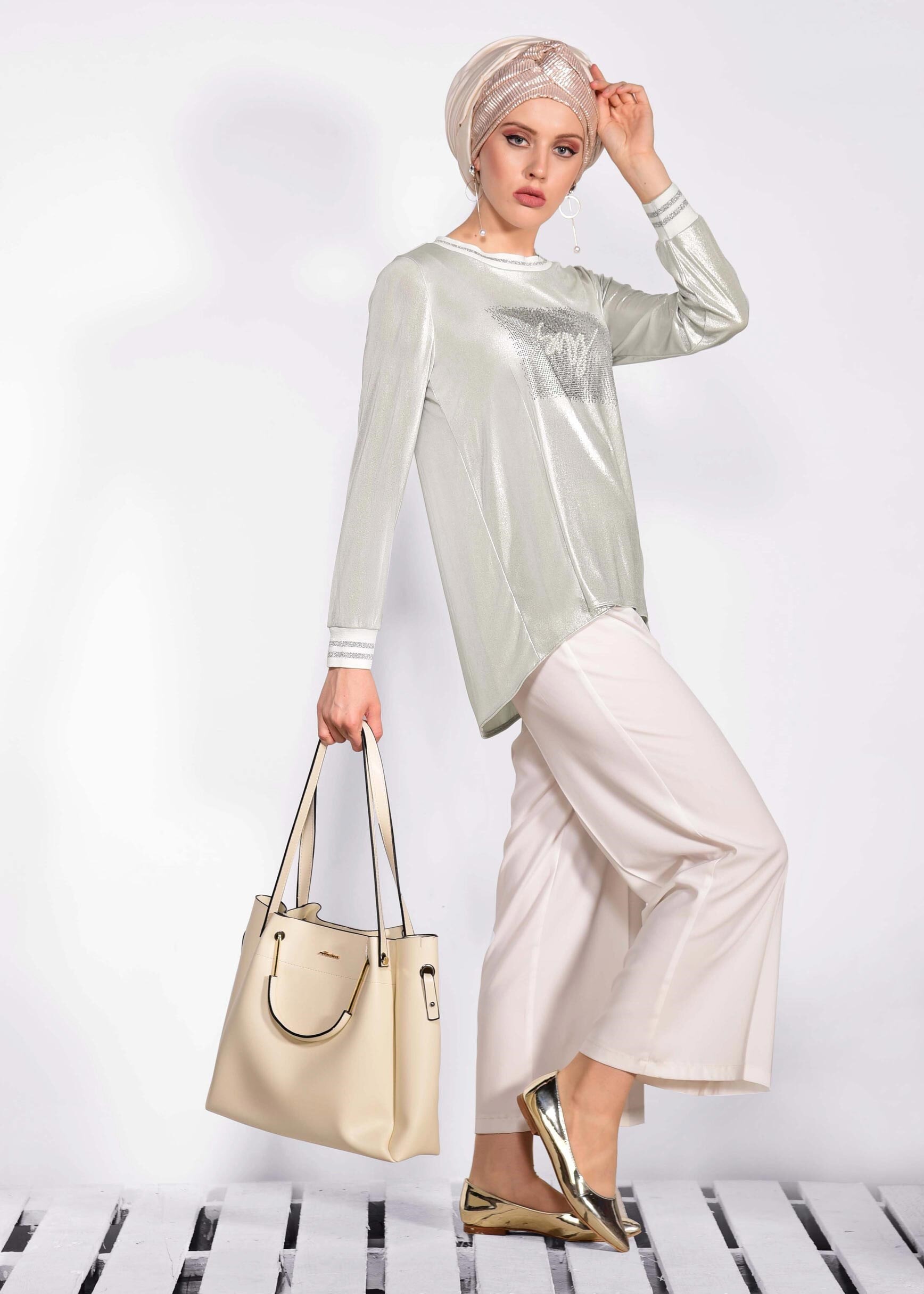 Tesettür giyim BEYAZ KOL VE YAKASI LASTİKLİ BLUZ 4079