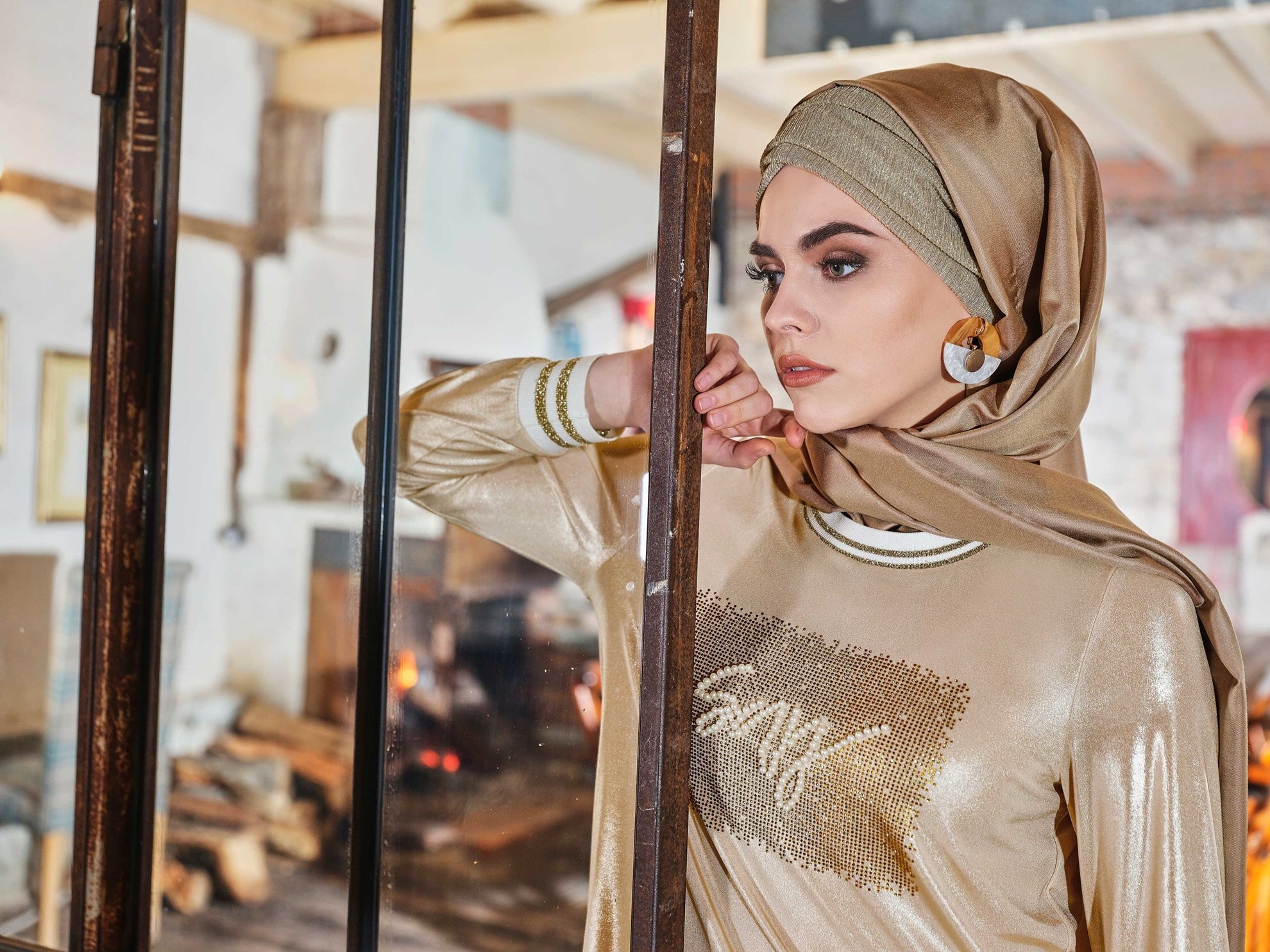 Tesettür giyim BEJ KOL VE YAKASI LASTİKLİ BLUZ 4079