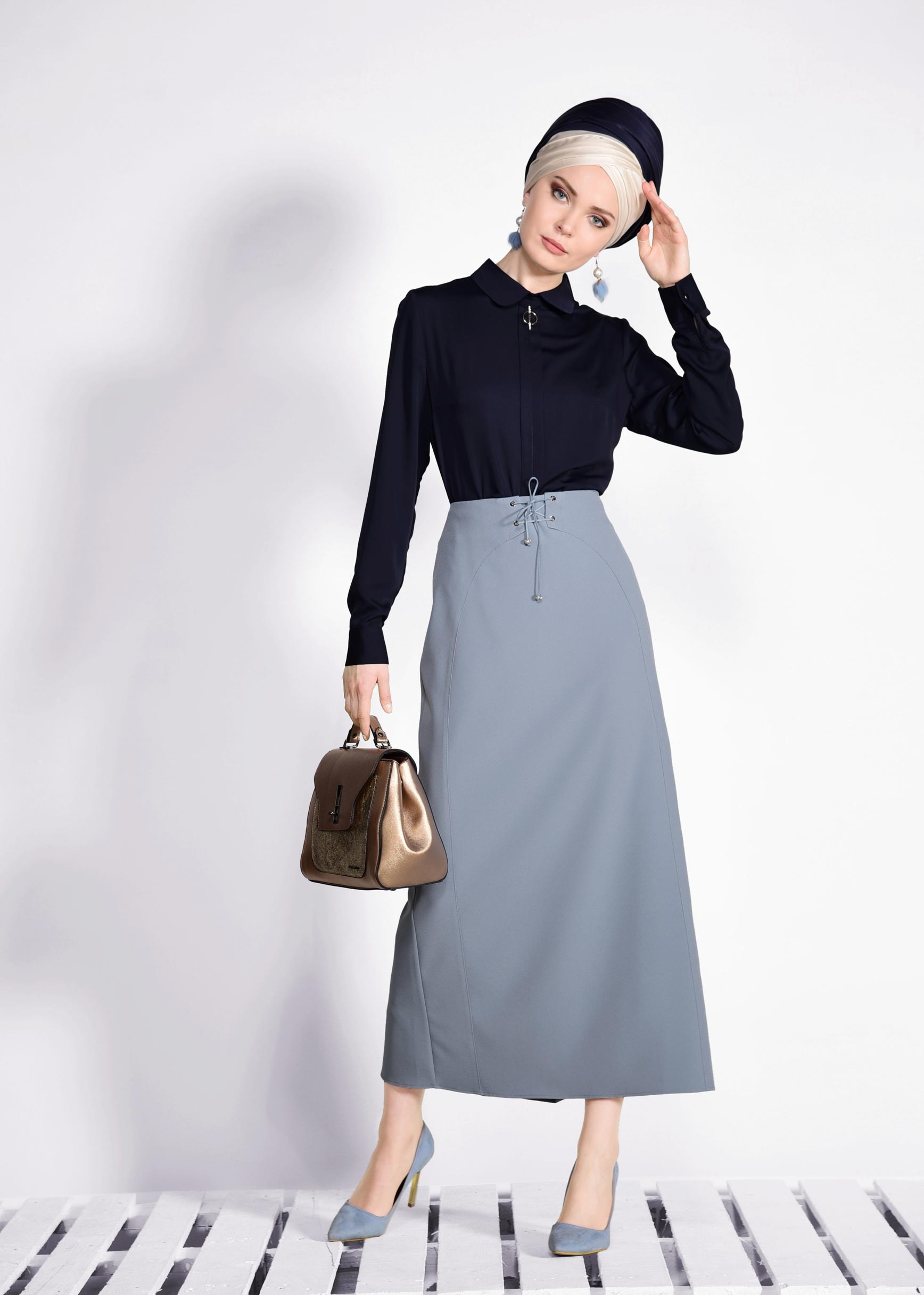 Tesettür giyim LACİVERT BEBE YAKA BLUZ 4096