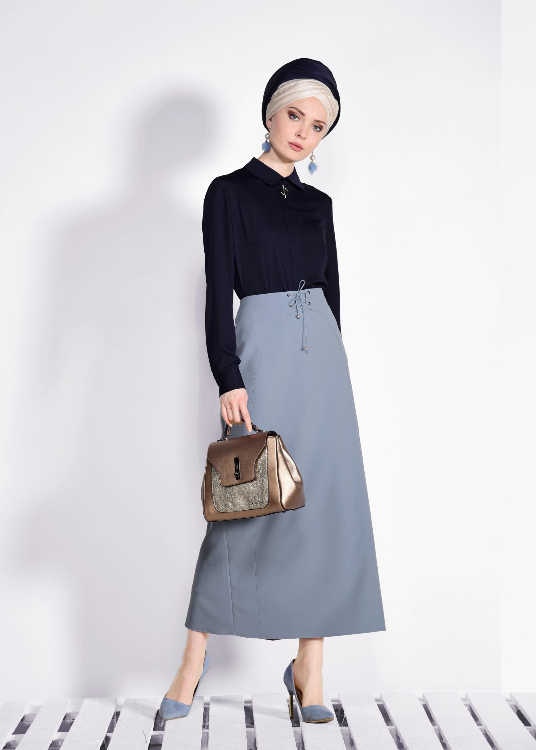 Tesettür giyim LACİVERT BEBE YAKA BLUZ 4096