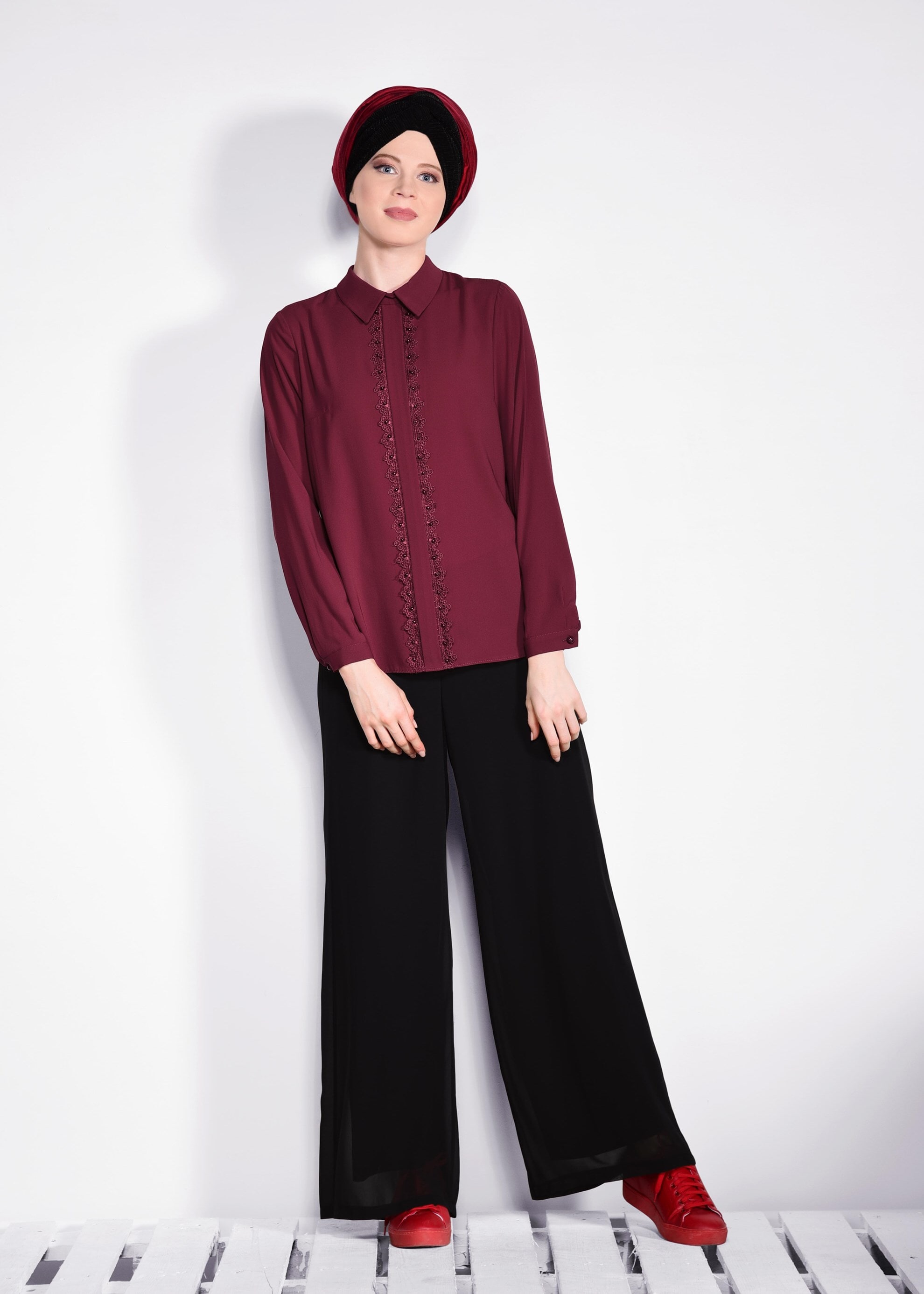 Tesettür giyim BORDO DANTEL DETAYLI BLUZ 4136