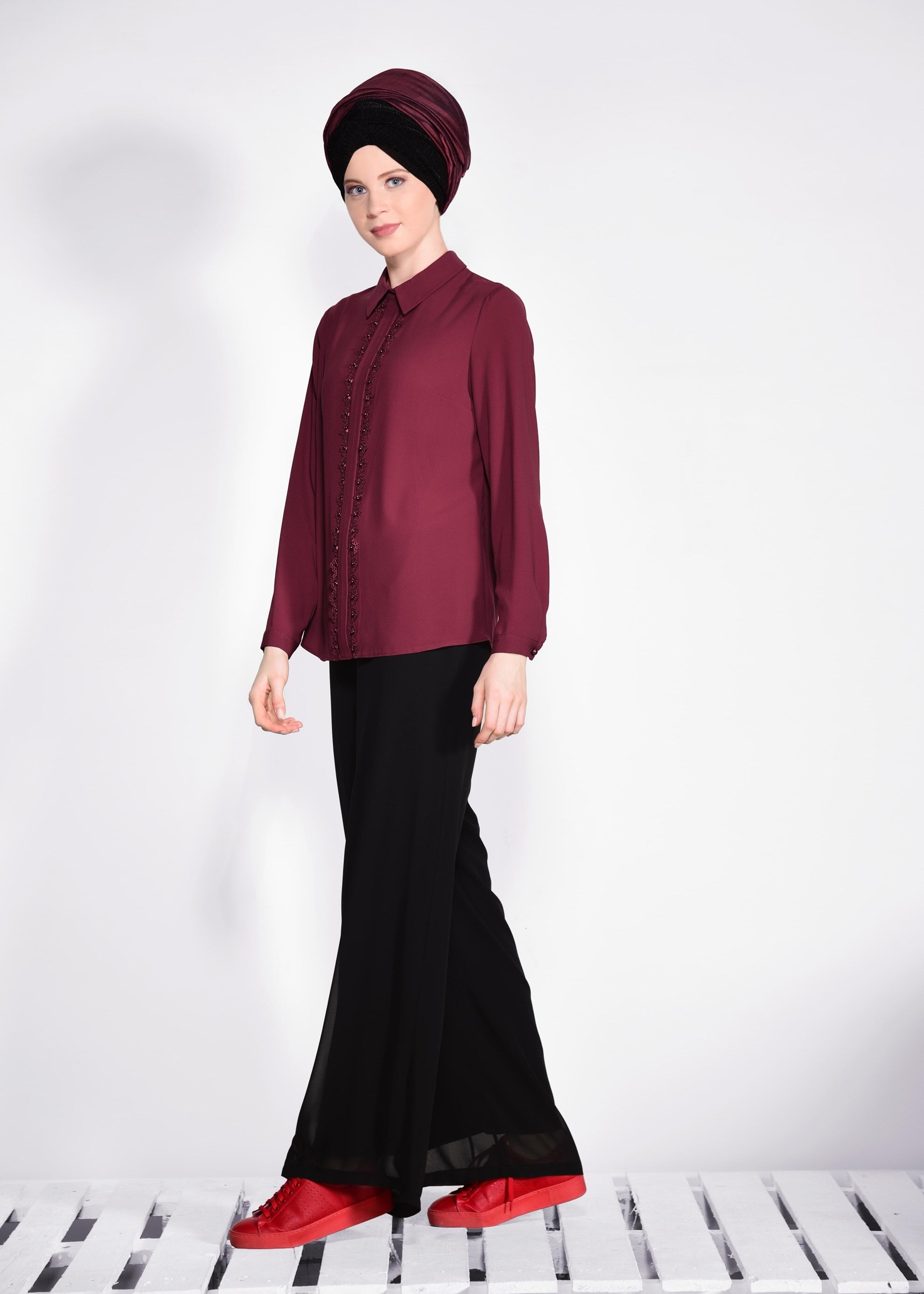 Tesettür giyim BORDO DANTEL DETAYLI BLUZ 4136