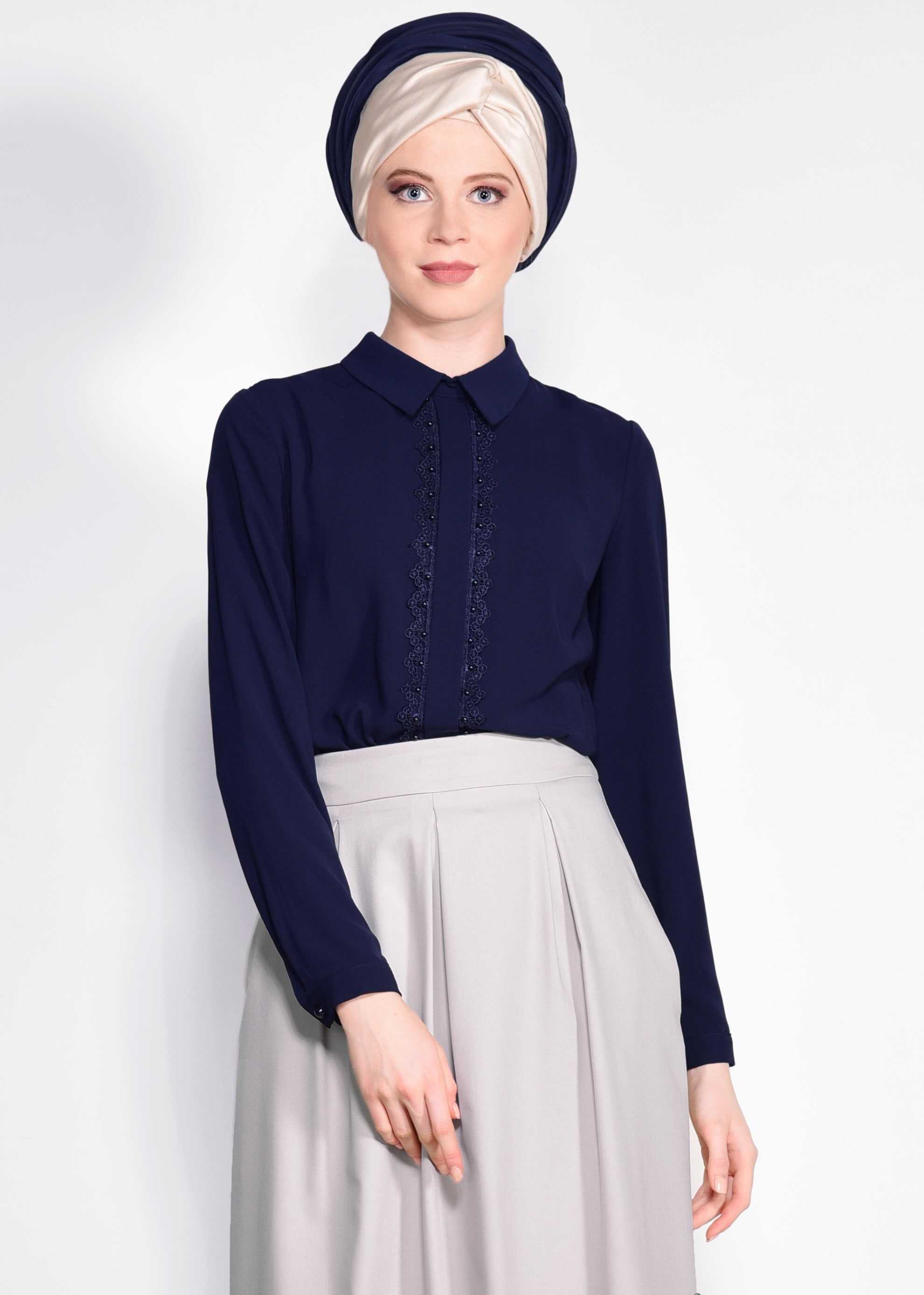 Tesettür giyim LACİVERT DANTEL DETAYLI BLUZ 4136