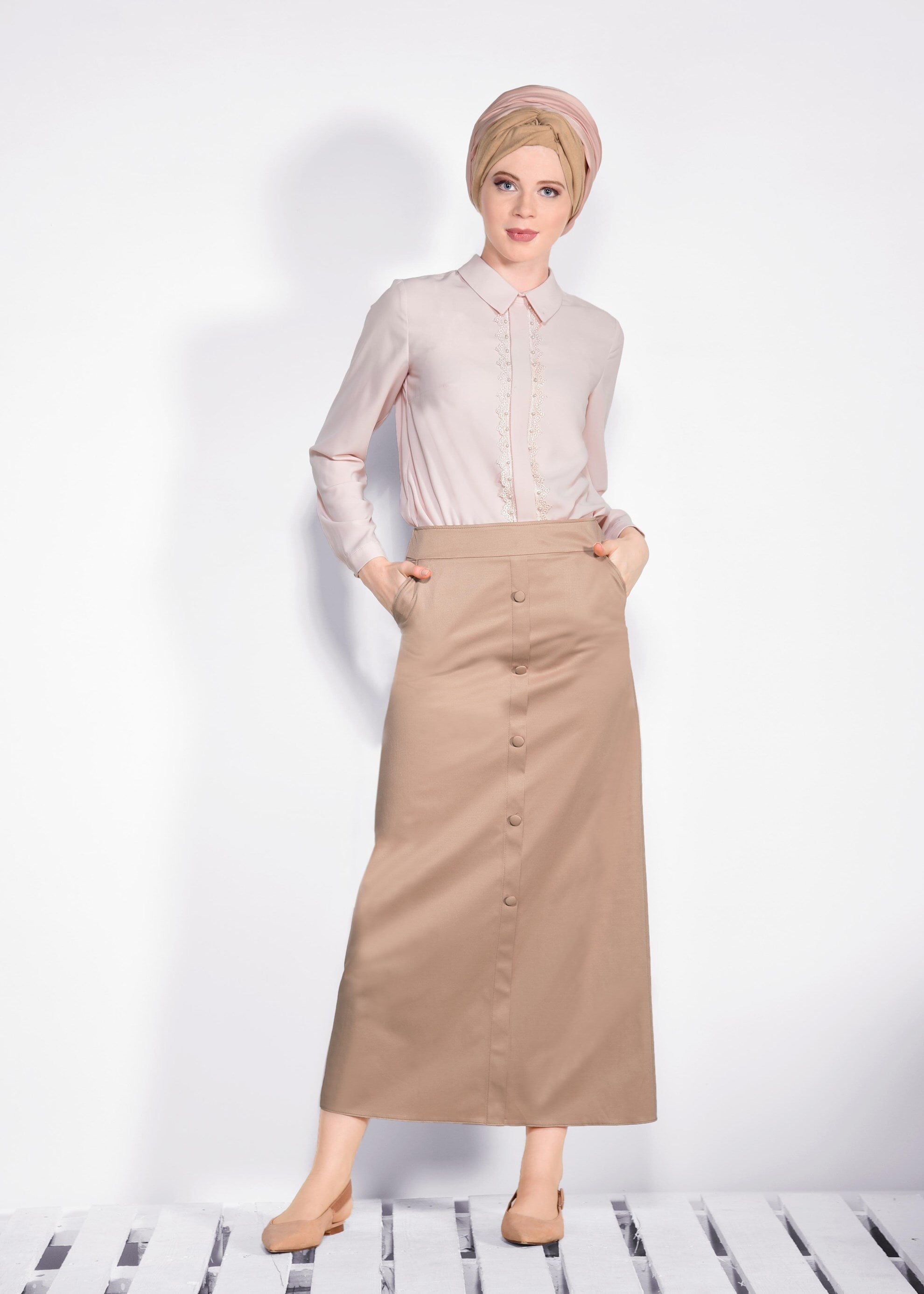 Tesettür giyim EKRU DANTEL DETAYLI BLUZ 4136