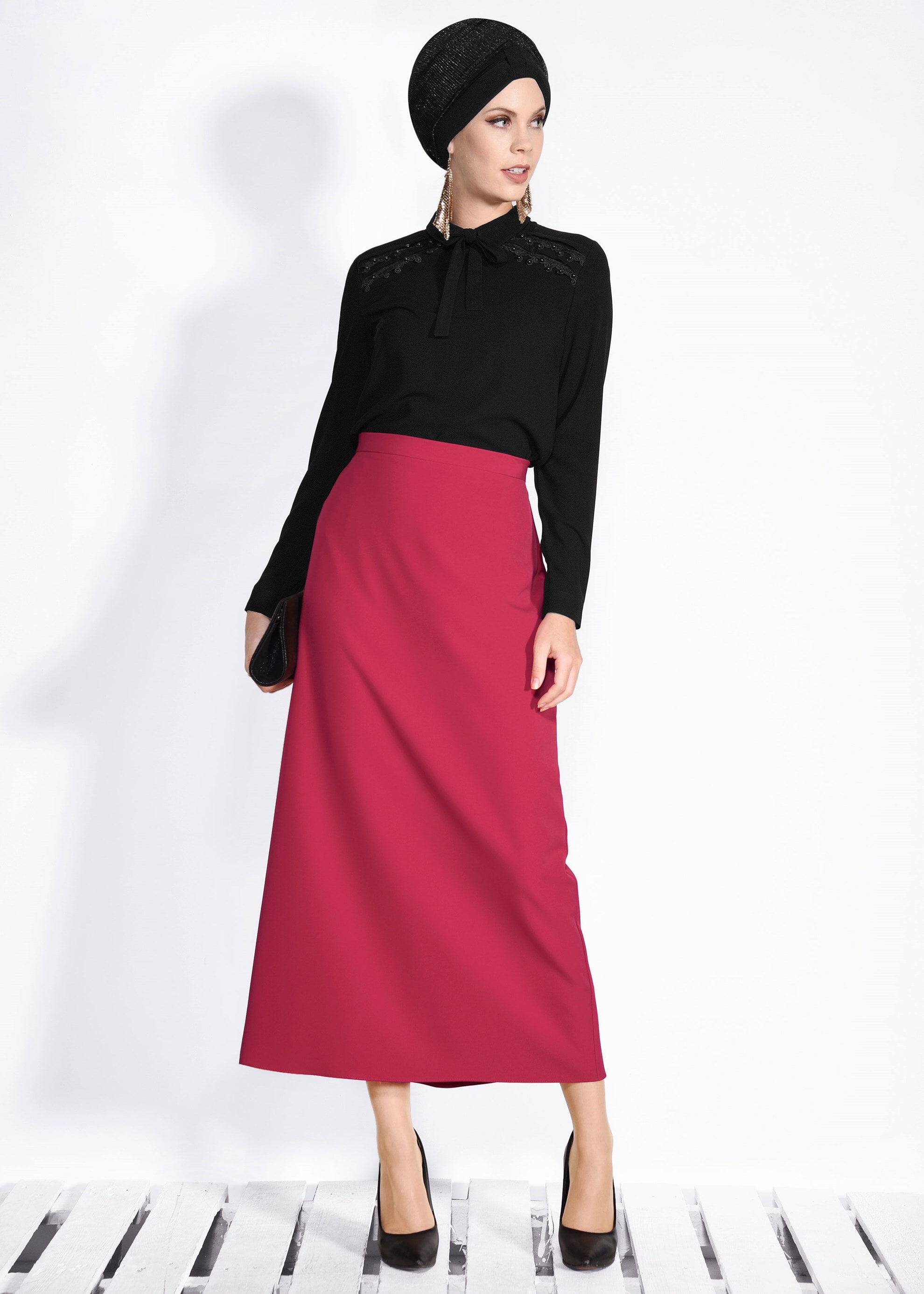 Tesettür giyim SİYAH İNCİLİ OMUZLARI NAKIŞLI BLUZ 4137