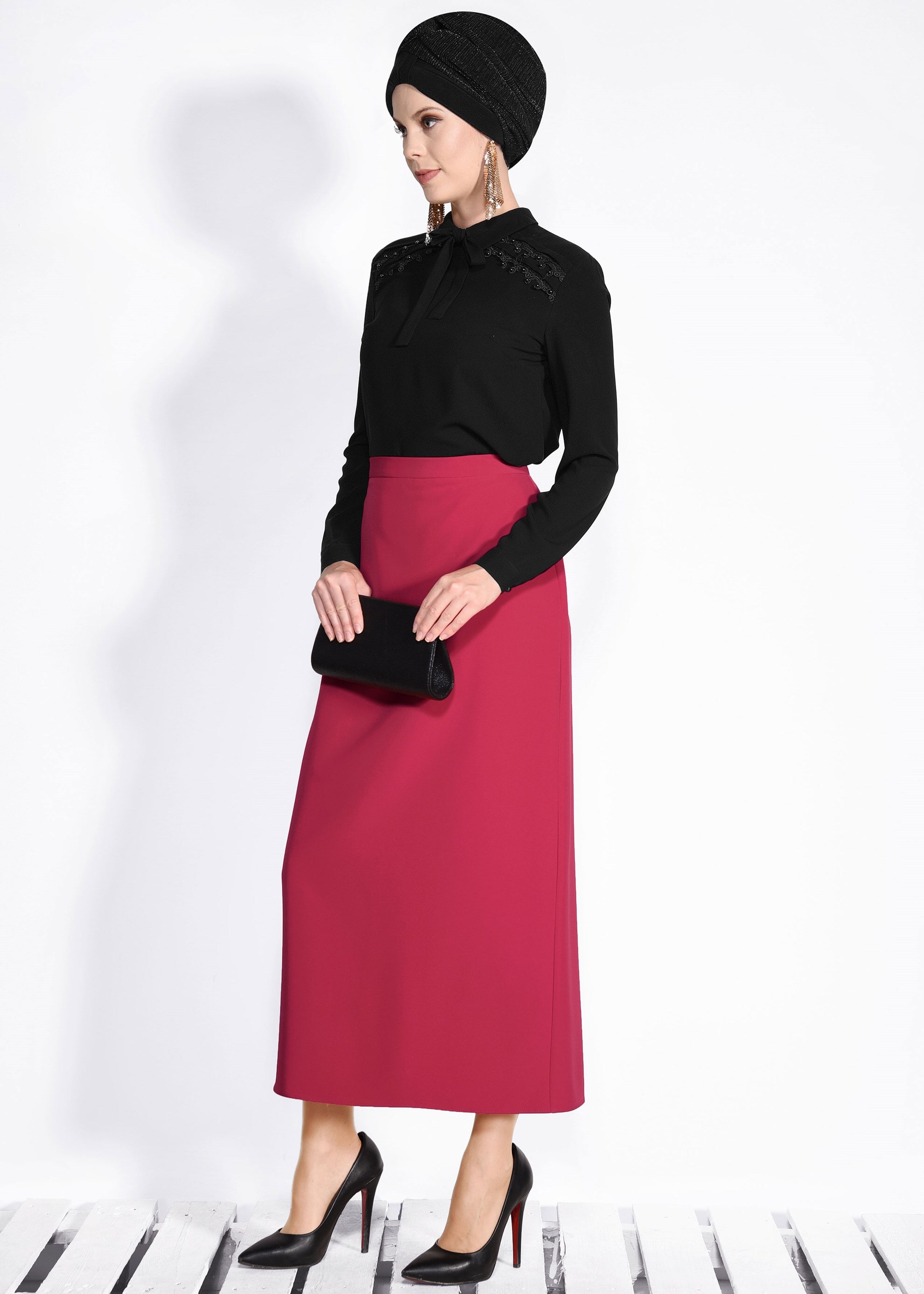 Tesettür giyim SİYAH İNCİLİ OMUZLARI NAKIŞLI BLUZ 4137