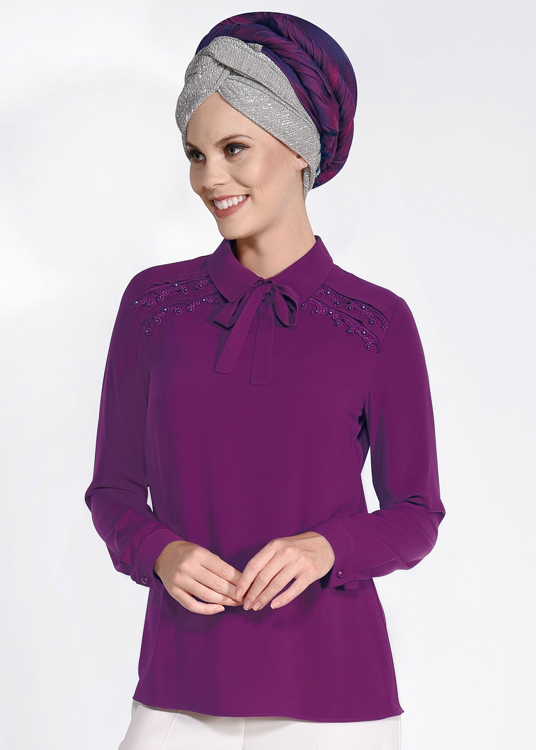 Tesettür giyim FUŞYA İNCİLİ OMUZLARI NAKIŞLI BLUZ 4137