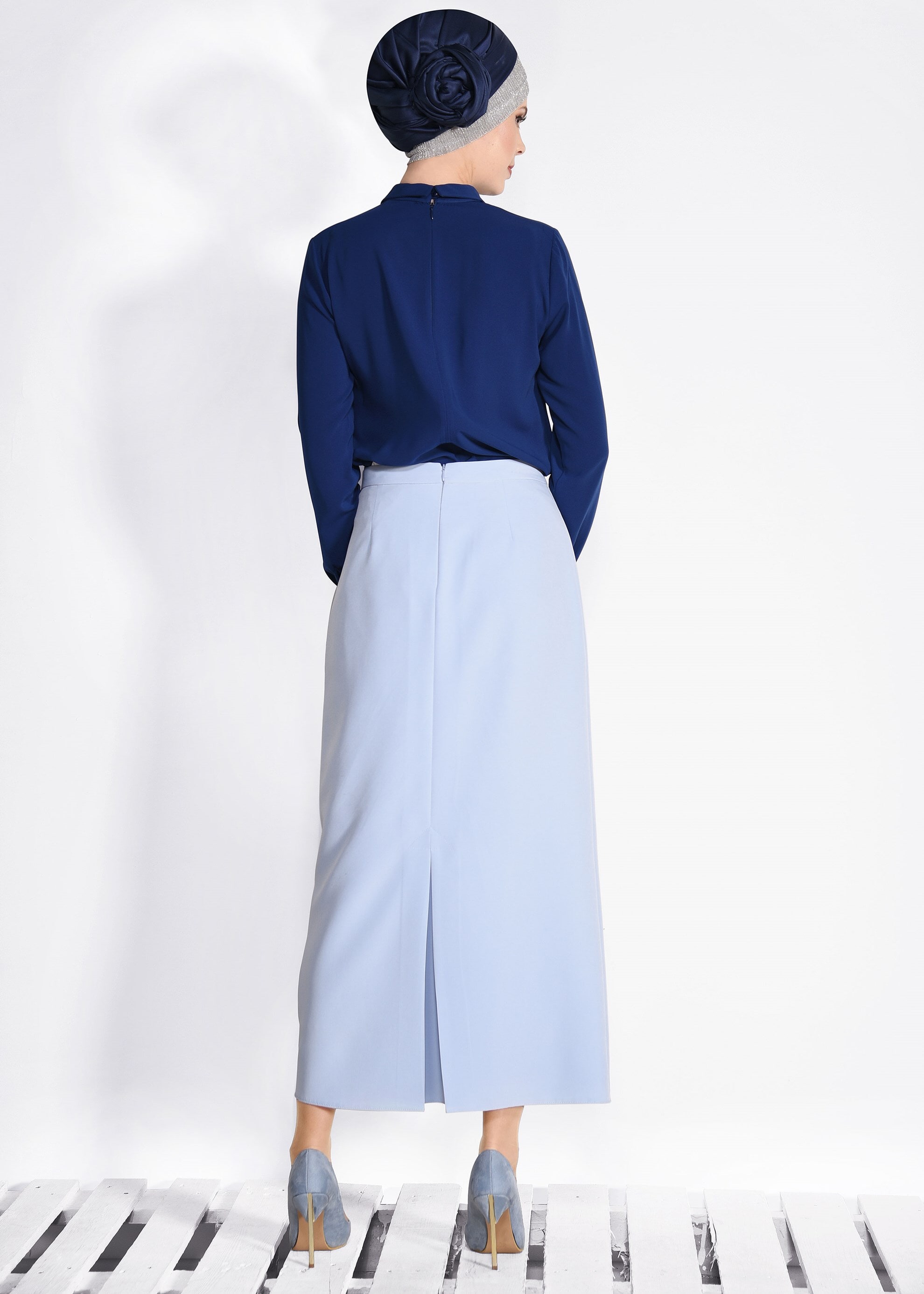 Tesettür giyim LACİVERT İNCİLİ OMUZLARI NAKIŞLI BLUZ 4137