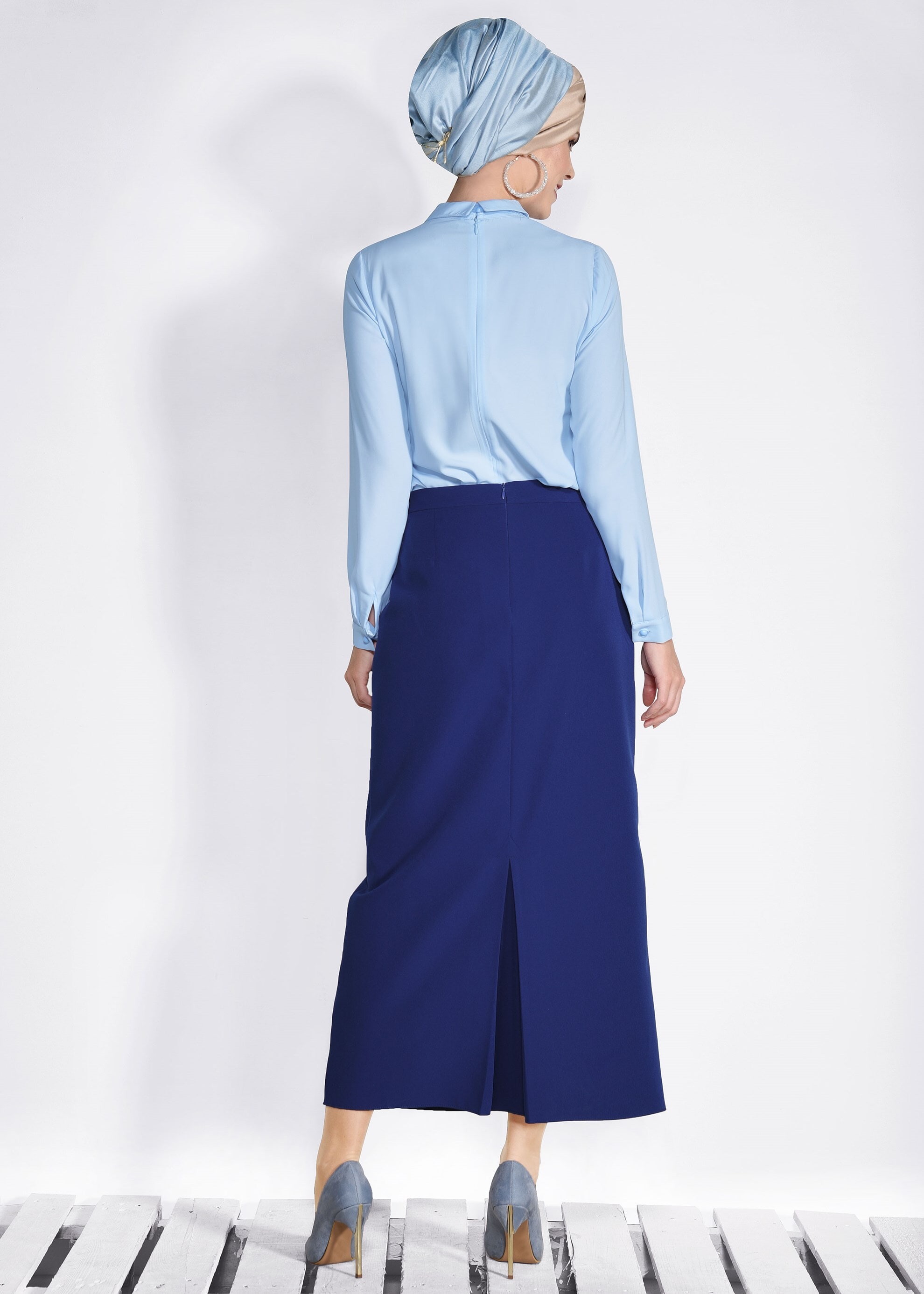 Tesettür giyim MAVİ İNCİLİ OMUZLARI NAKIŞLI BLUZ 4137