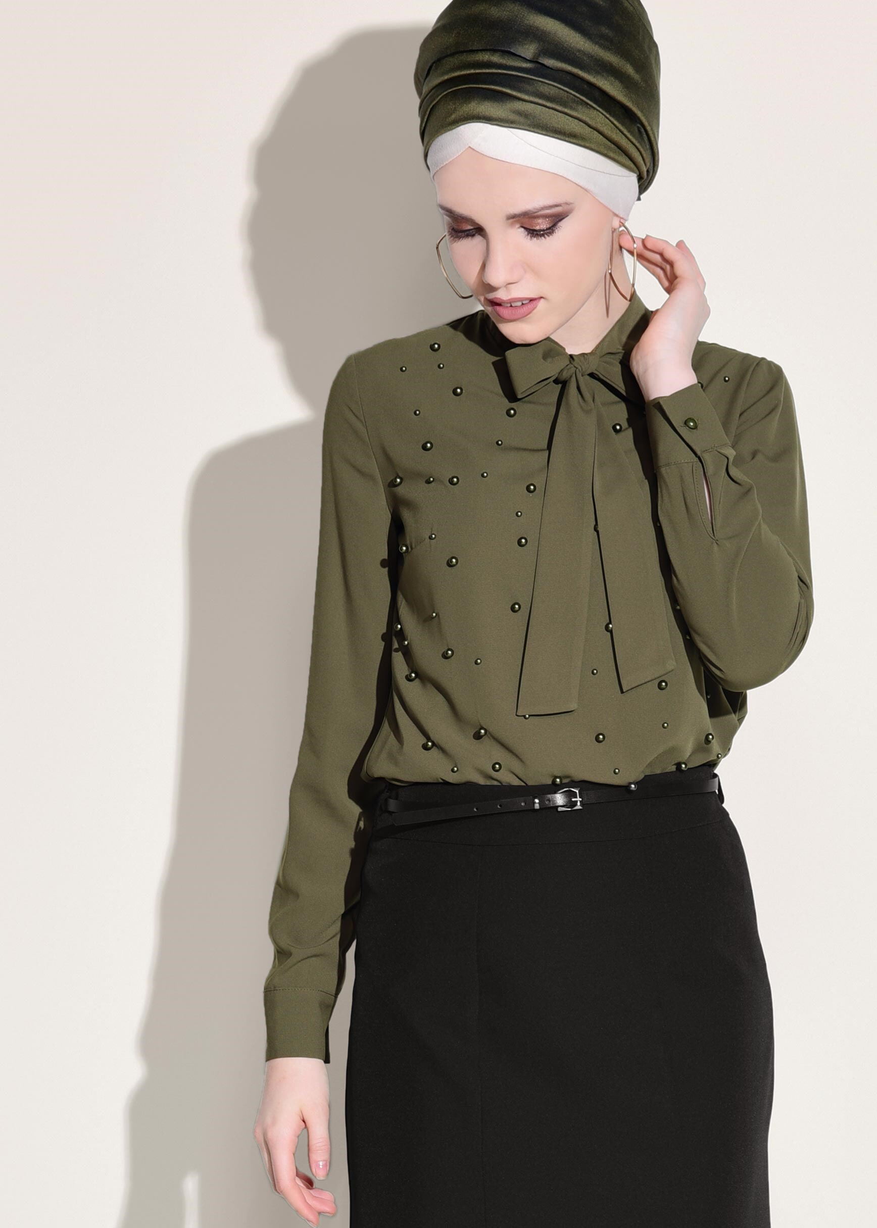 Tesettür giyim HAKİ FULARLI İNCİ İŞLEMELİ BLUZ 4155