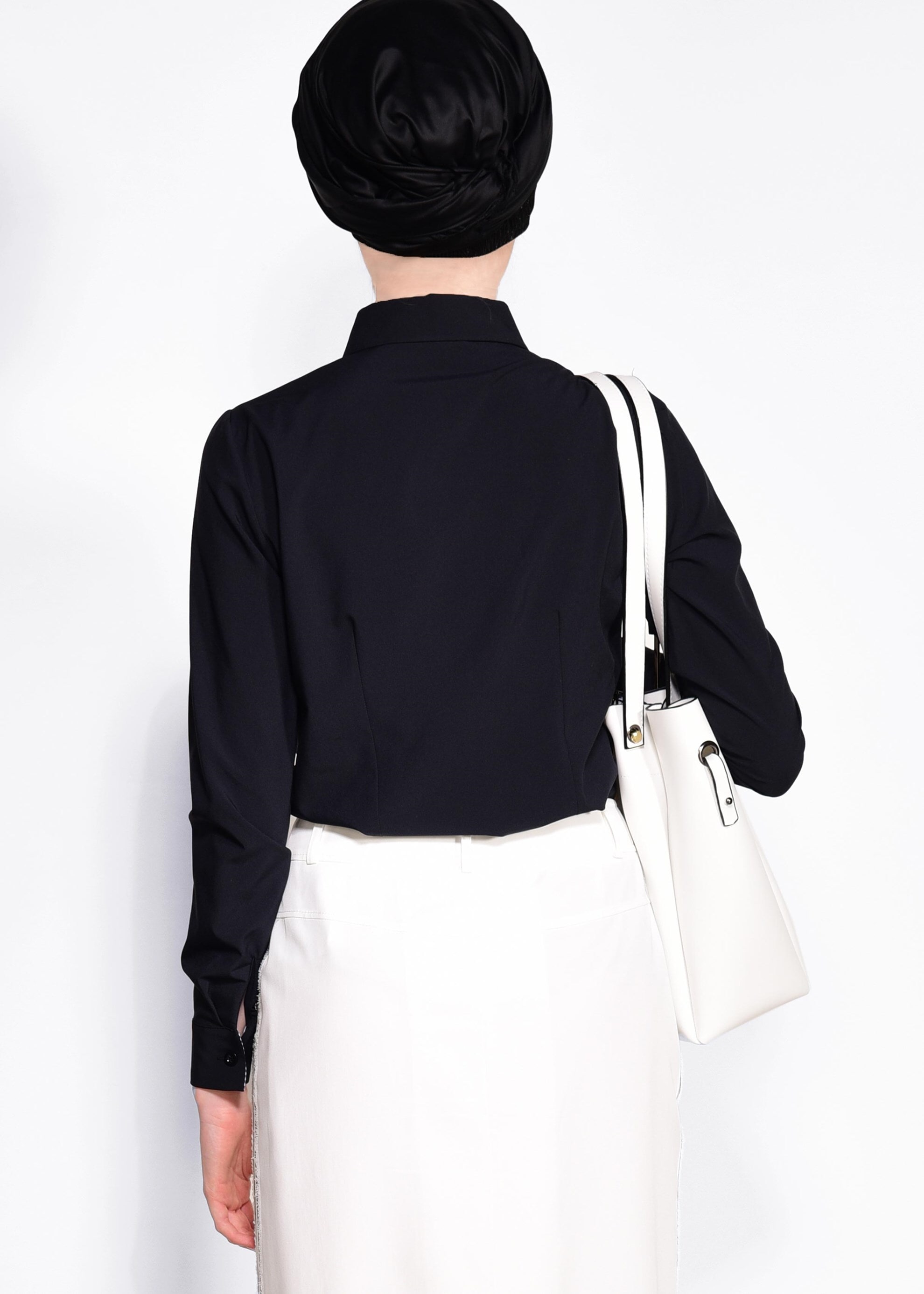 Tesettür giyim SİYAH ARMA DETAYLI BLUZ 4191