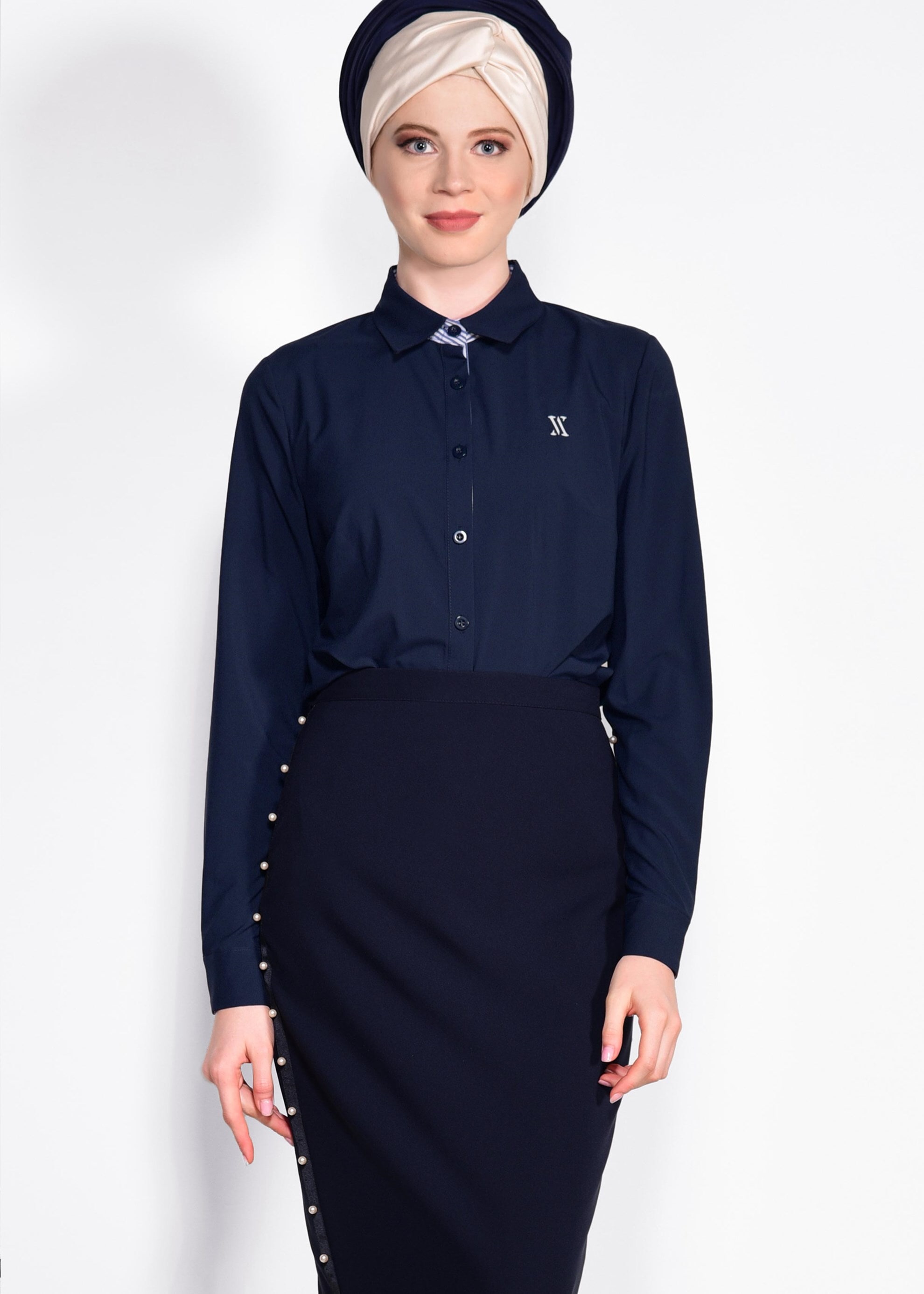 Tesettür giyim LACİVERT ARMA DETAYLI BLUZ 4191