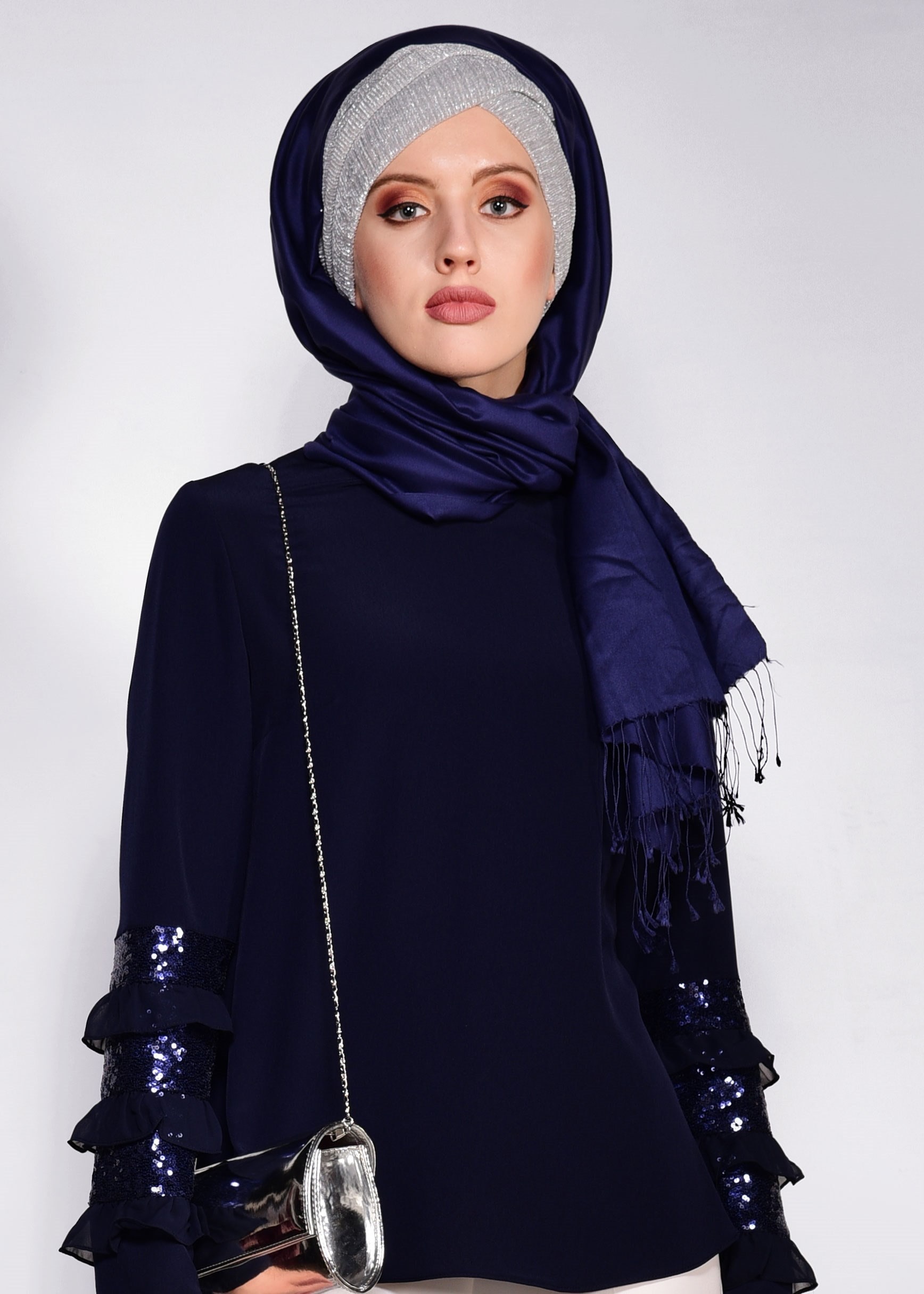 Tesettür giyim LACİVERT KOL KISMI PUL PAYET İŞLEMELİ BLUZ 4205