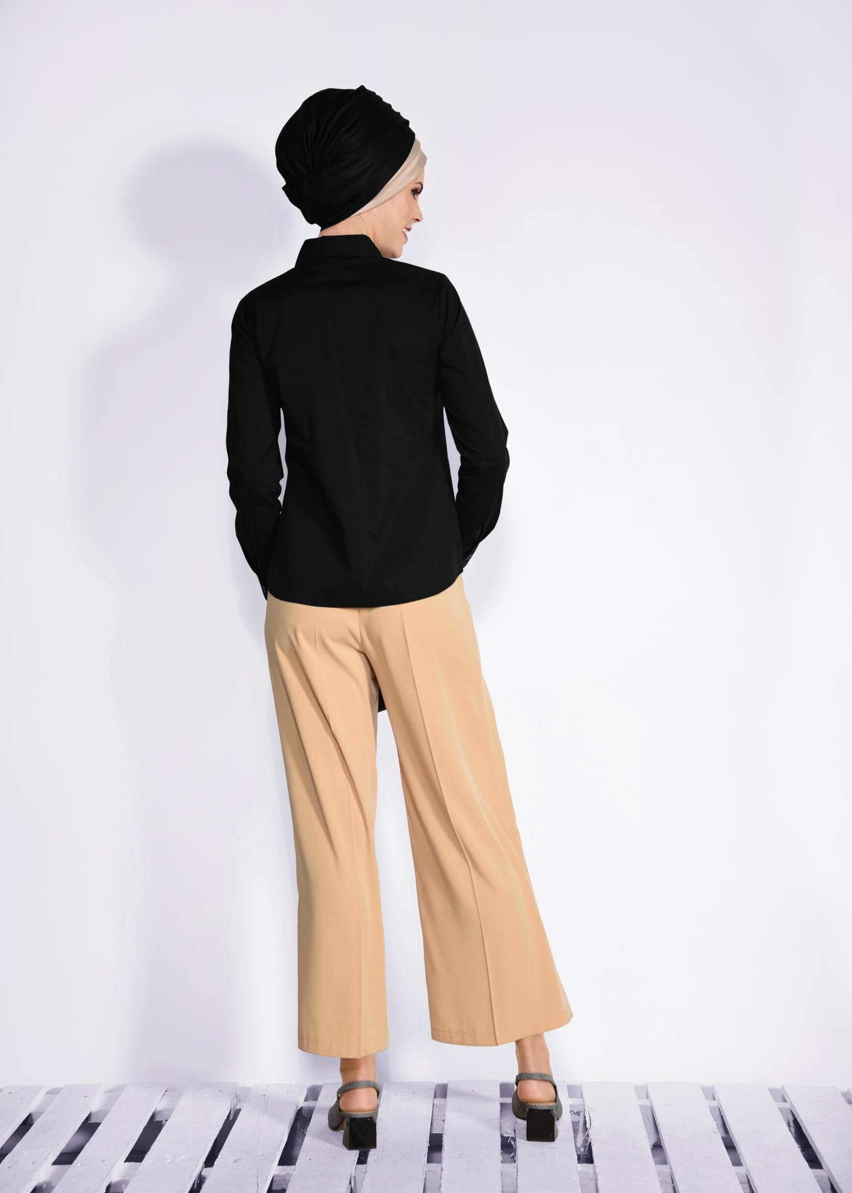 Tesettür giyim SİYAH  DÜĞME DETAYLI BLUZ 4337